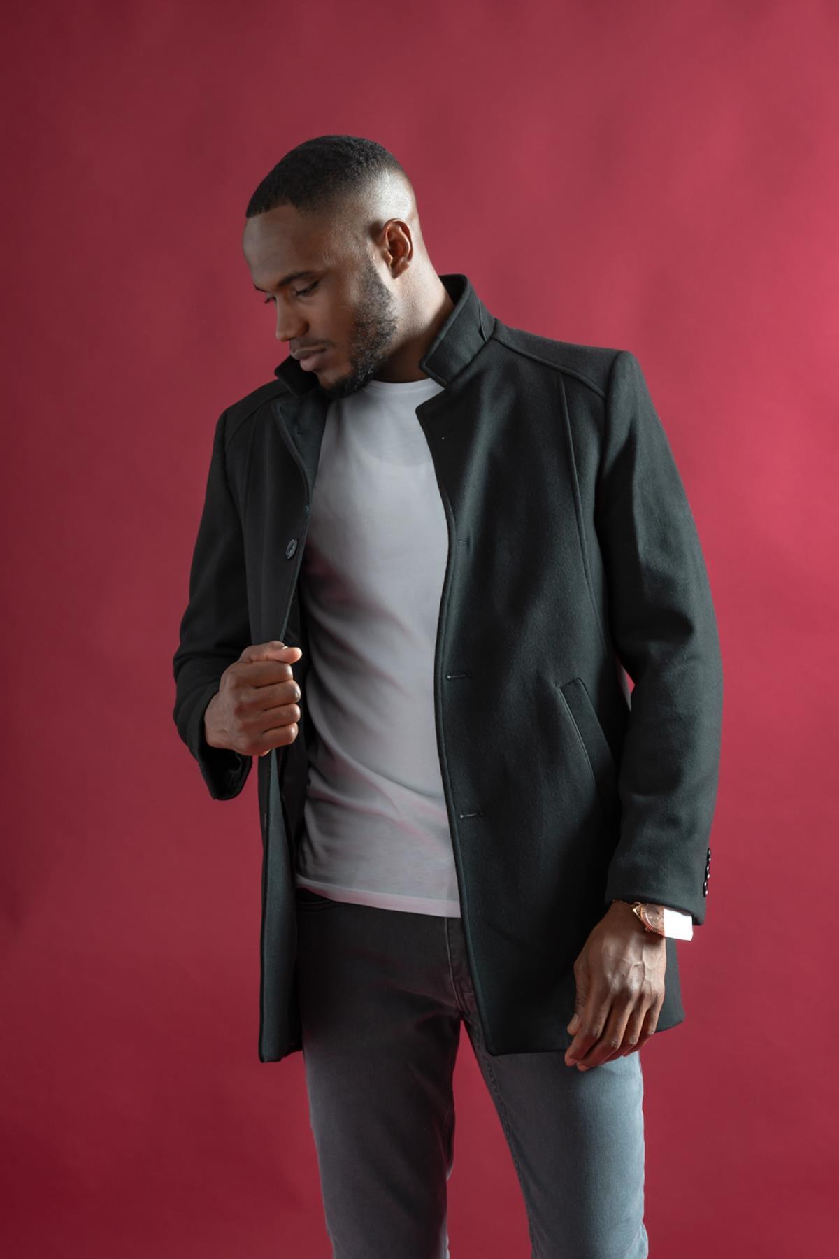  کاپشن مردانه اسلیم فیت، یقه ماندارین، دکمه‌دار، جیب‌های کناری، آستردار، تک چاک از جنس کشمیر