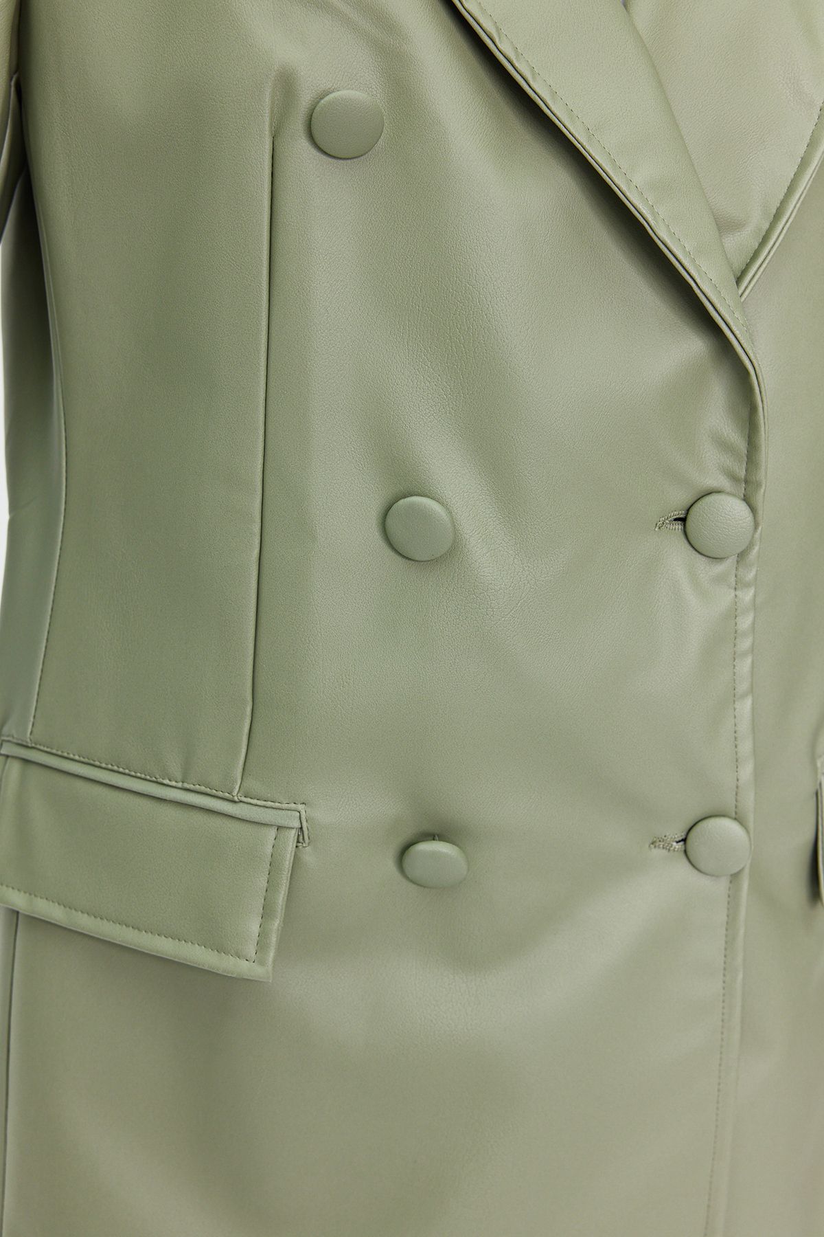 Trendyol Collection-Mintfarbener zweireihiger Blazer mit gewebtem Futter aus Kunstleder TWOAW21CE0156 4