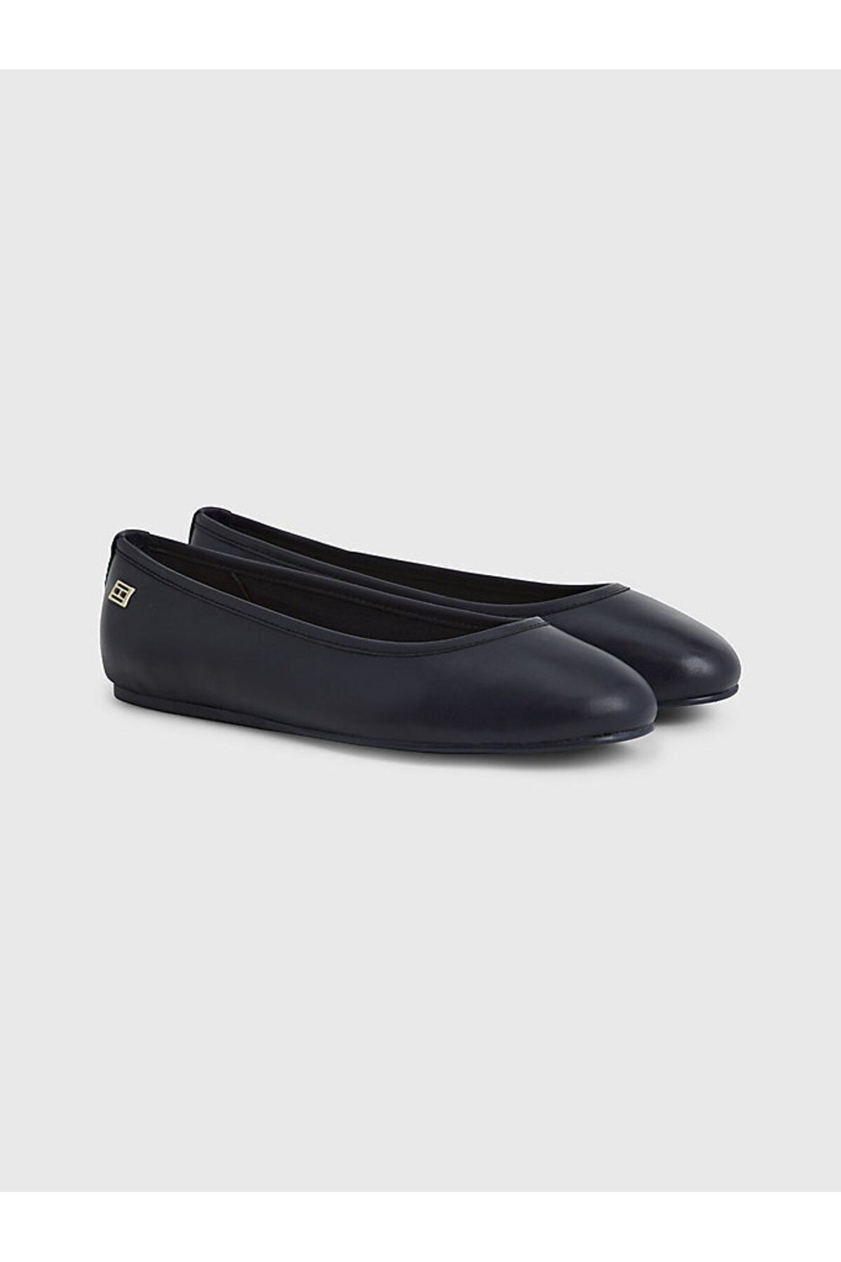 Tommy hilfiger flats cheap