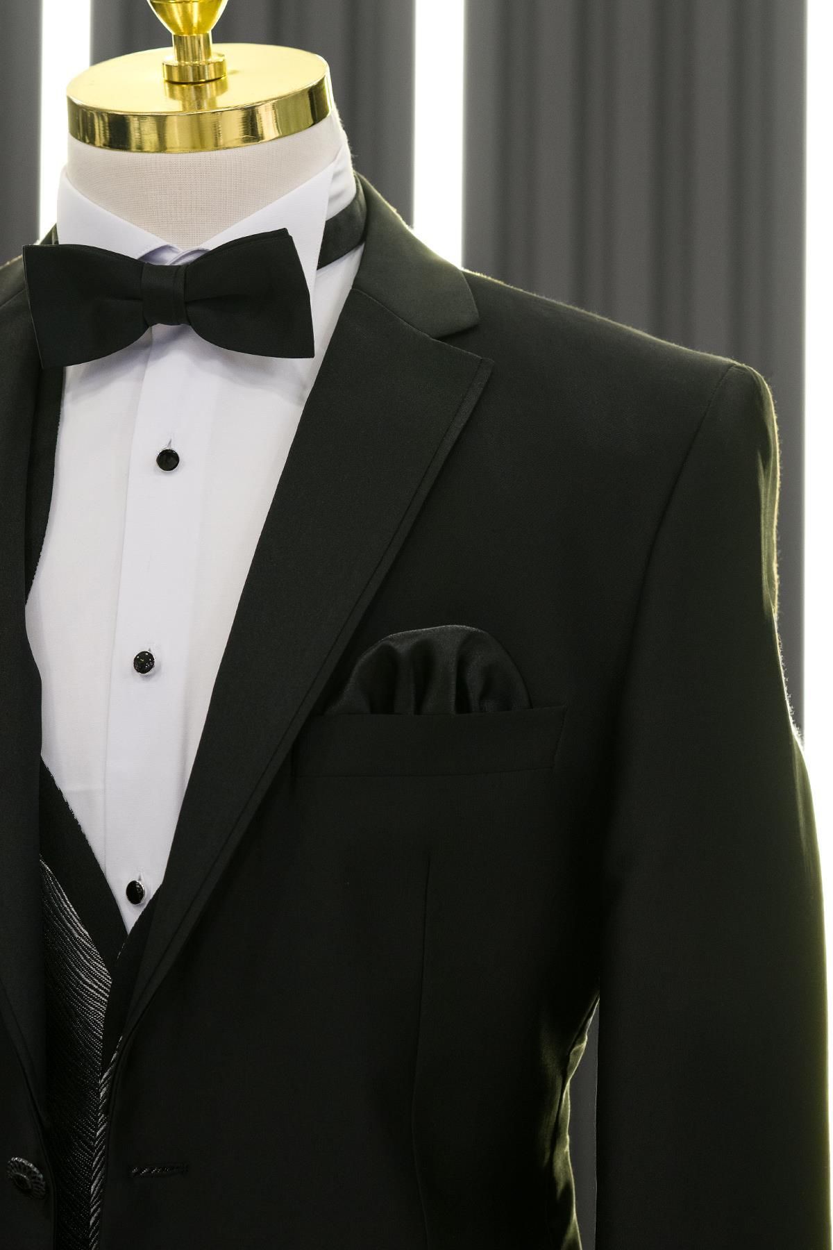 AKÇAYLAR-Shiny Fabric Mono Collar Regular Cut Tuxedo Suit with Vest and Bow Tie 3