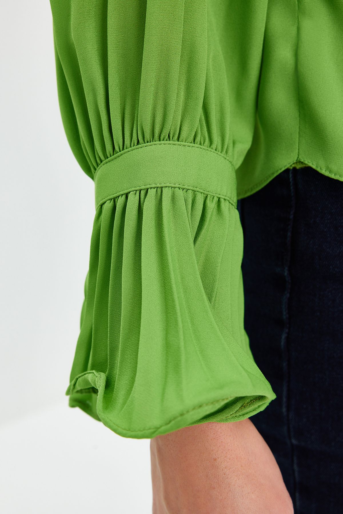 Trendyol Collection-Khaki szőtt ing spanyol ujjú részletekkel - normál szabású TWOAW22GO0487 4