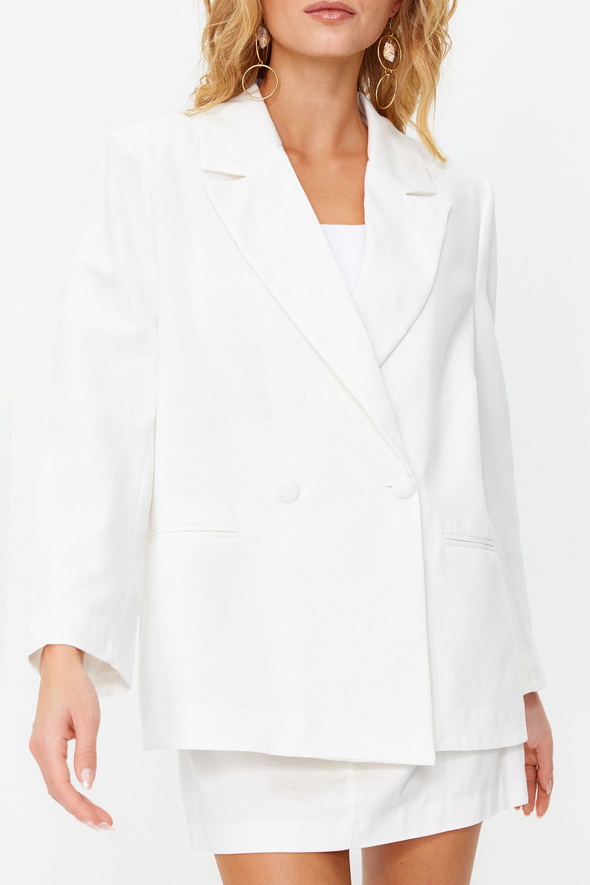 Trendyol Collection-Weiße, gewebte Oversize-Blazerjacke in Leinenoptik TWOSS24BC00022 4