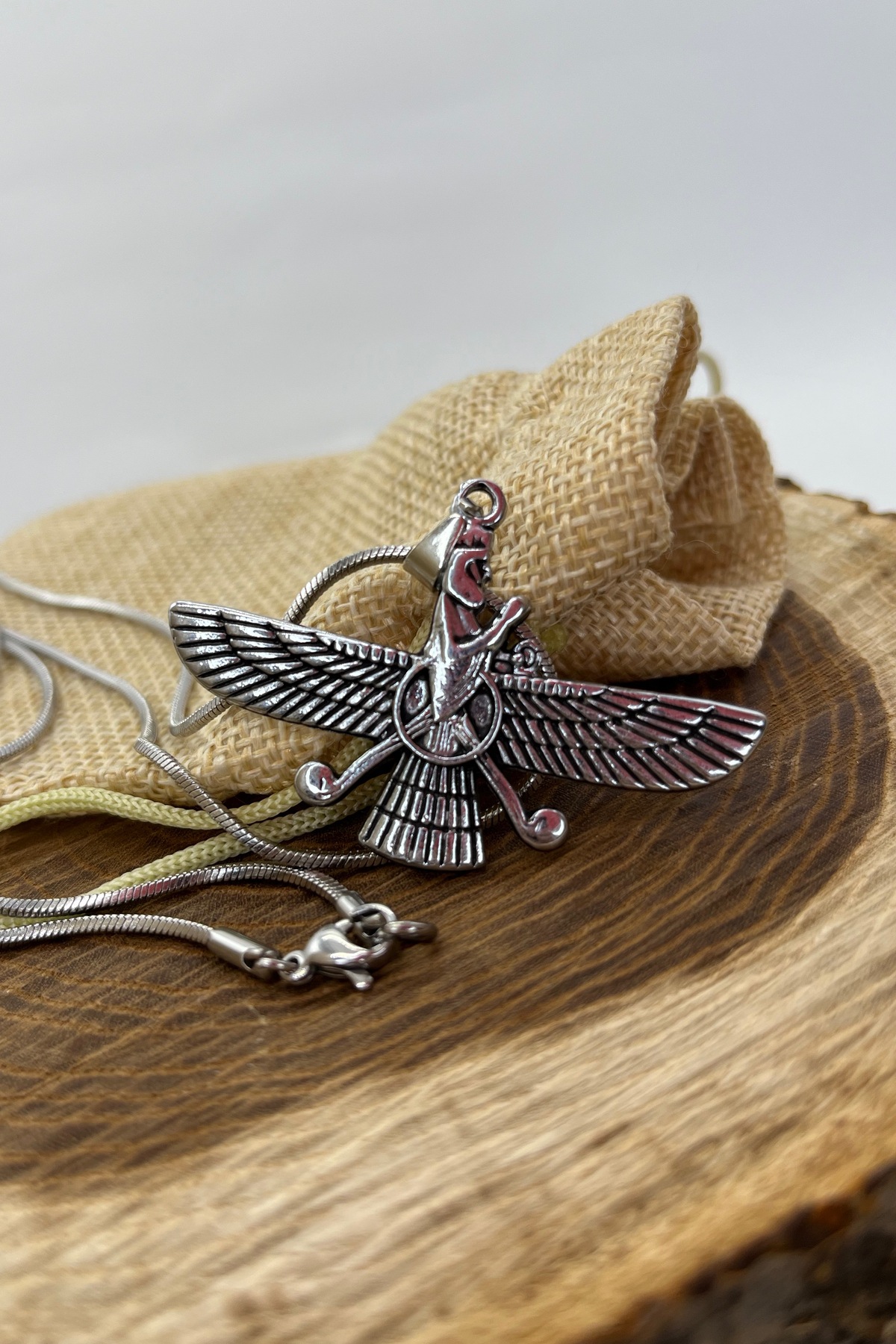 Balzamin Paslanmaz Çelik Madalyon Ahura Mazda Gümüş Rengi Parlak Kararmaz Çelik Kolye Unisex