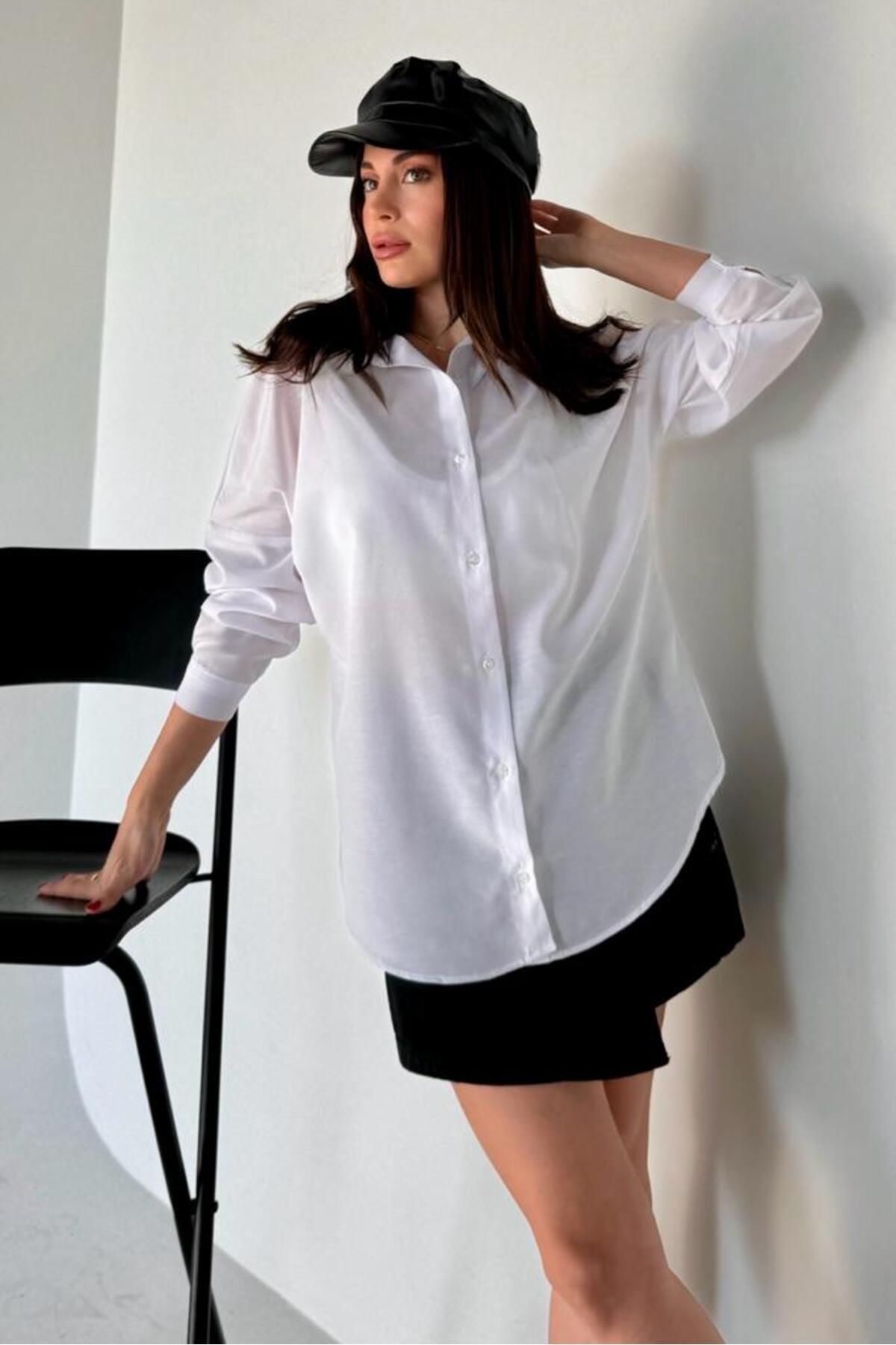 femme blanche chemise basic longue