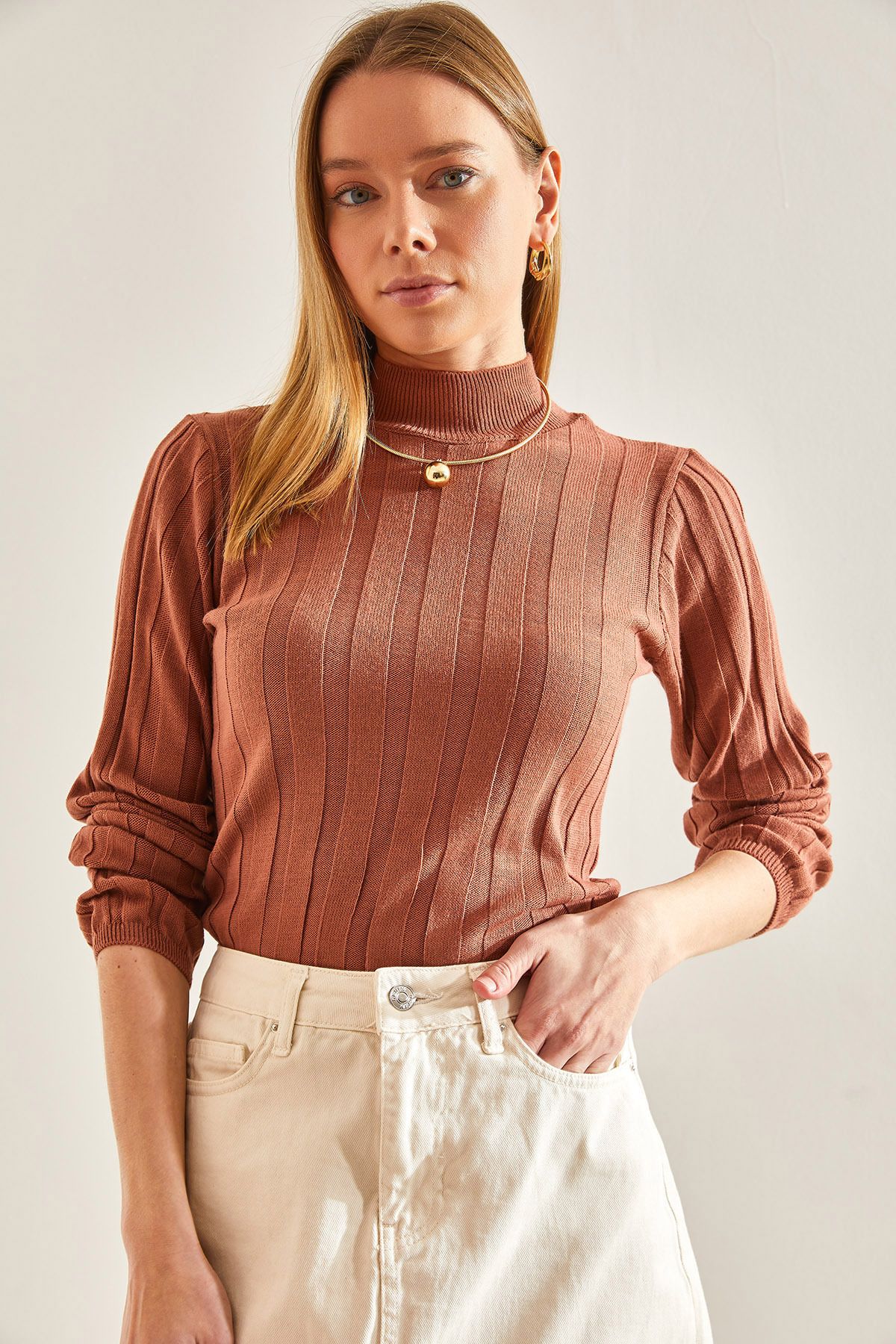 Bianco Lucci-Gerippter Rollkragenpullover für Damen 5