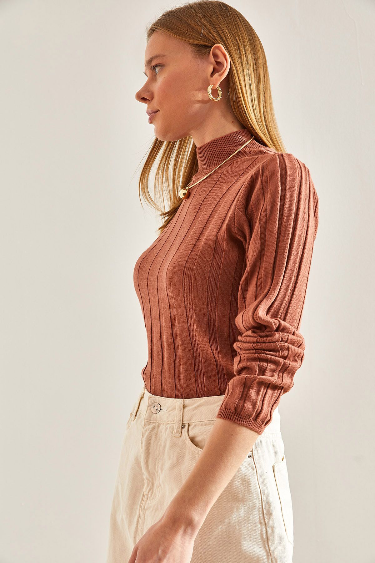 Bianco Lucci-Gerippter Rollkragenpullover für Damen 4