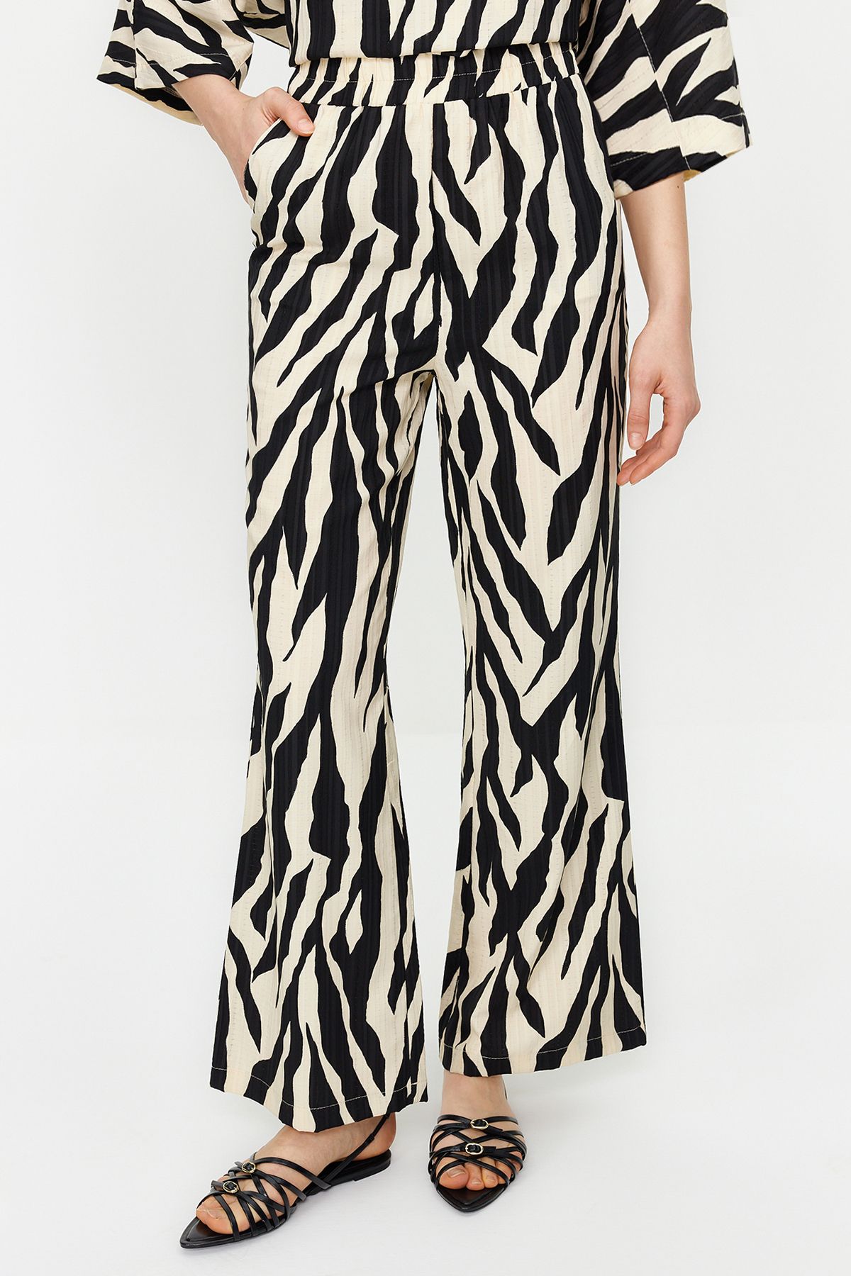 Trendyol Modest-Mink Three Quarter Sleeve Zebra Patterned Tunic Trousers Woven Bottom Top Set TCTSS24US00020 4