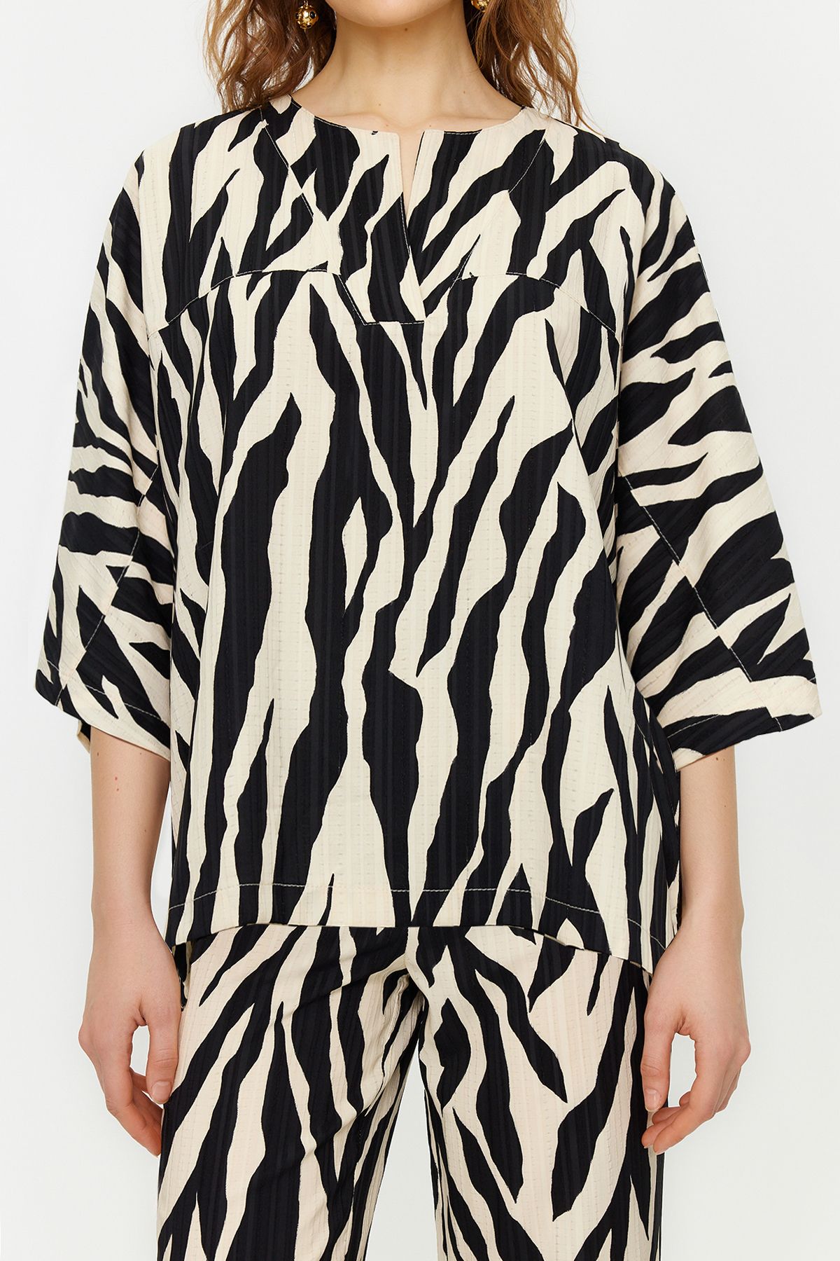 Trendyol Modest-Mink Three Quarter Sleeve Zebra Patterned Tunic Trousers Woven Bottom Top Set TCTSS24US00020 3