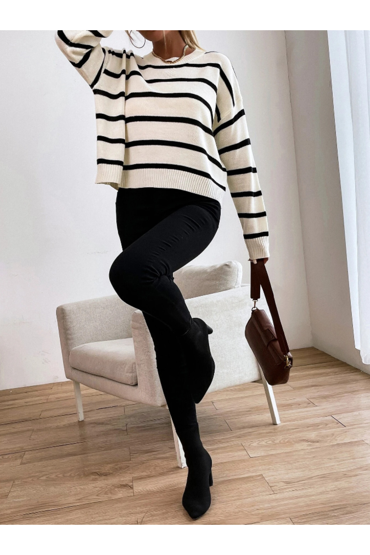 Dier Moda  Kadın Beyaz Oversize Çizgili Triko Kazak, Çizgili Kazak - Görsel 4