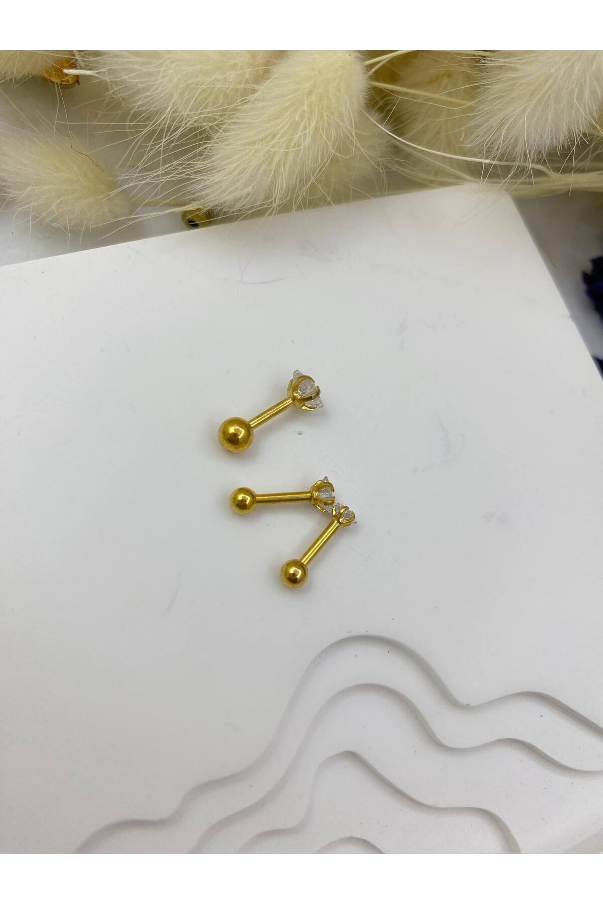CERRAHİ ÇELİK KARARMAZ 1 ADET YILDIZ TRAGUS HELİX LOBE UYUMLU PİERCİNG KÜPE