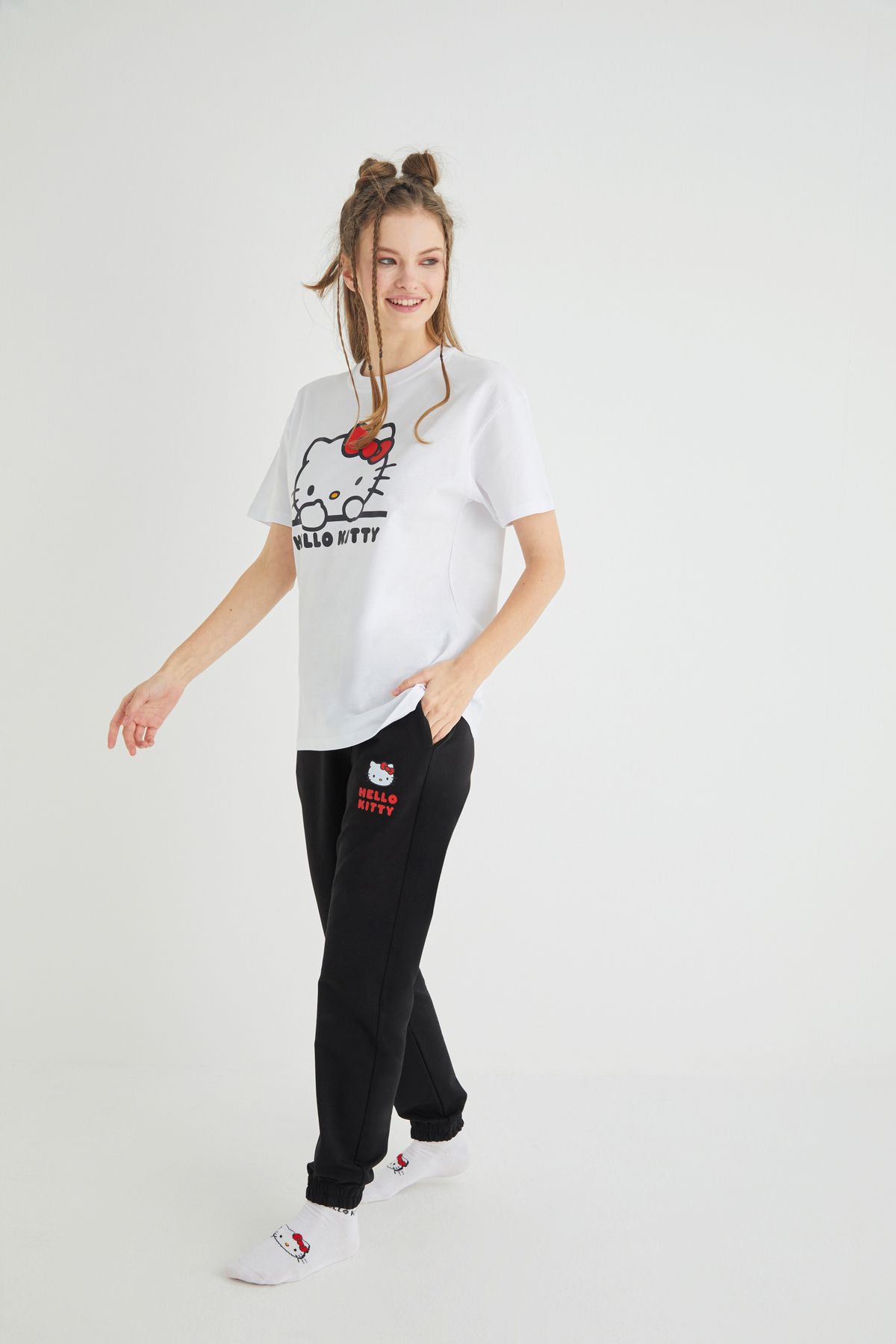 Hello Kitty-Licensed Printed Basic White T-shirt Relaxed Fit Crew Neck 100% Cotton Roz-32 4