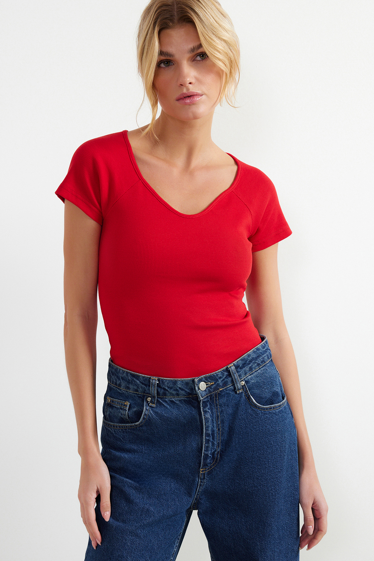 Trendyolmilla Kırmızı Fitted/Vücuda Oturan Fitilli Pamuk Esnek Örme Bluz TWOSS21BZ0579