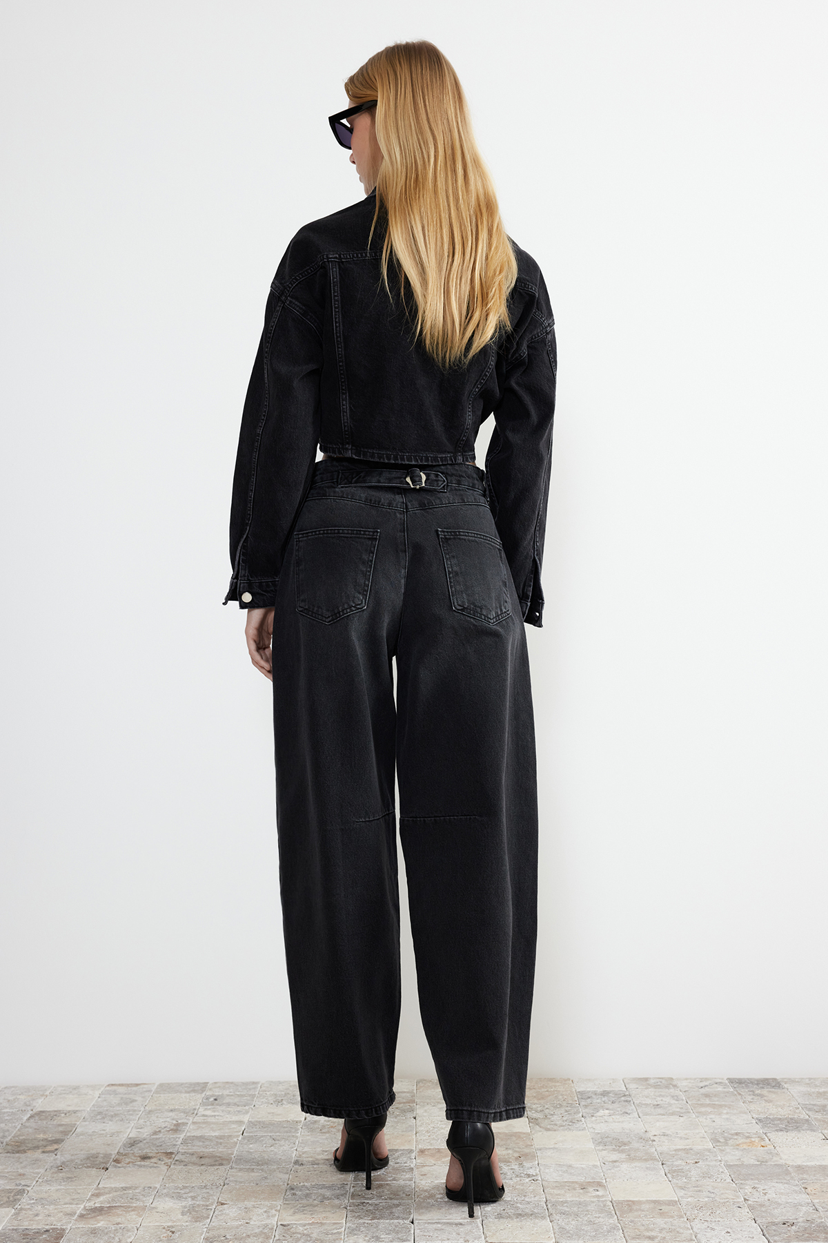 Pantalon Court Femme Taille Haute Noir - Style Côtes Côtelées - Tissu Tissé Polyester - Décontracté
