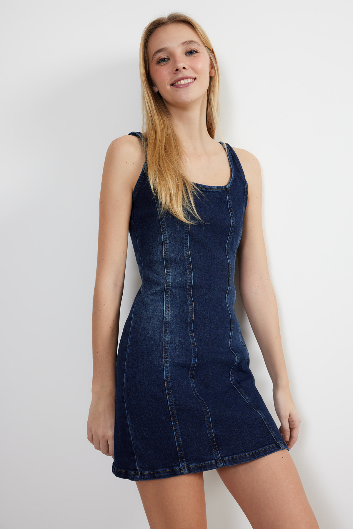 Trendyolmilla  Mavi Dikiş Detaylı Fitted/Vücuda Oturan Mini Comfort/Esnek Denim Elbise TWOSS24EL00284 - Görsel 9