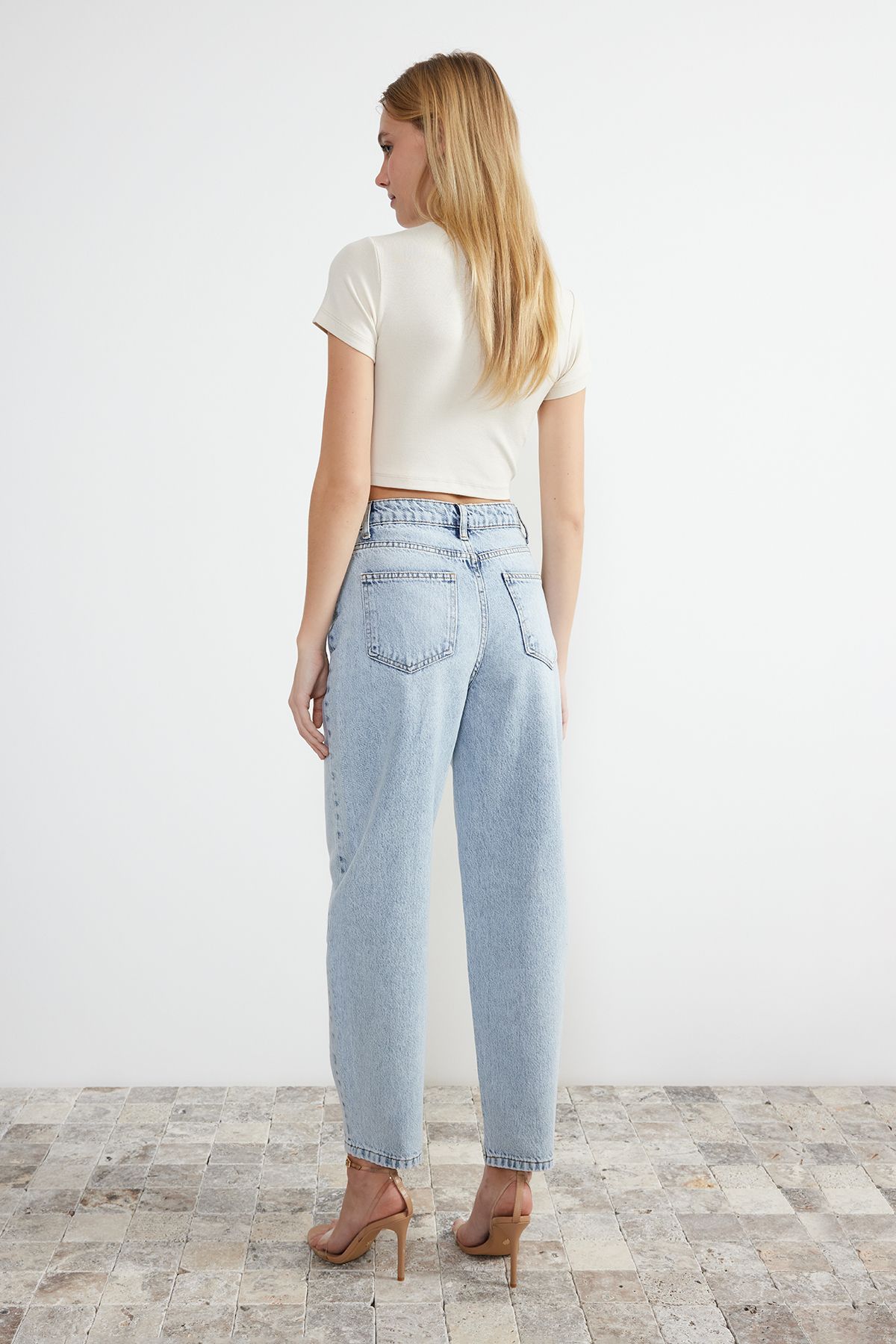 Trendyol Collection-Jasnoniebieskie jeansy baryłkowe z wysokim stanem TWOSS24JE00113 6