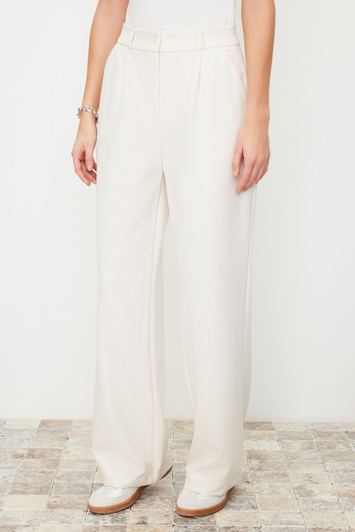 Trendyol Collection-Ecrufarbene, plissierte Hose mit hoher Taille und weitem Bein – TWOAW21PL0076 16