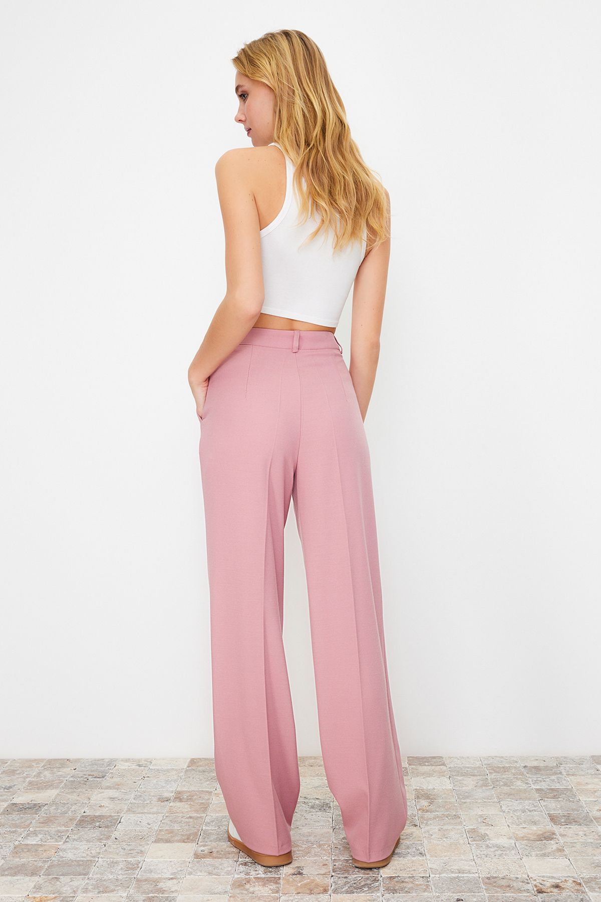 Trendyol Collection-Hellrosa Hose mit geradem/geradem Schnitt aus gewebtem Stoff in limitierter Auflage TWOAW23PL00401 6