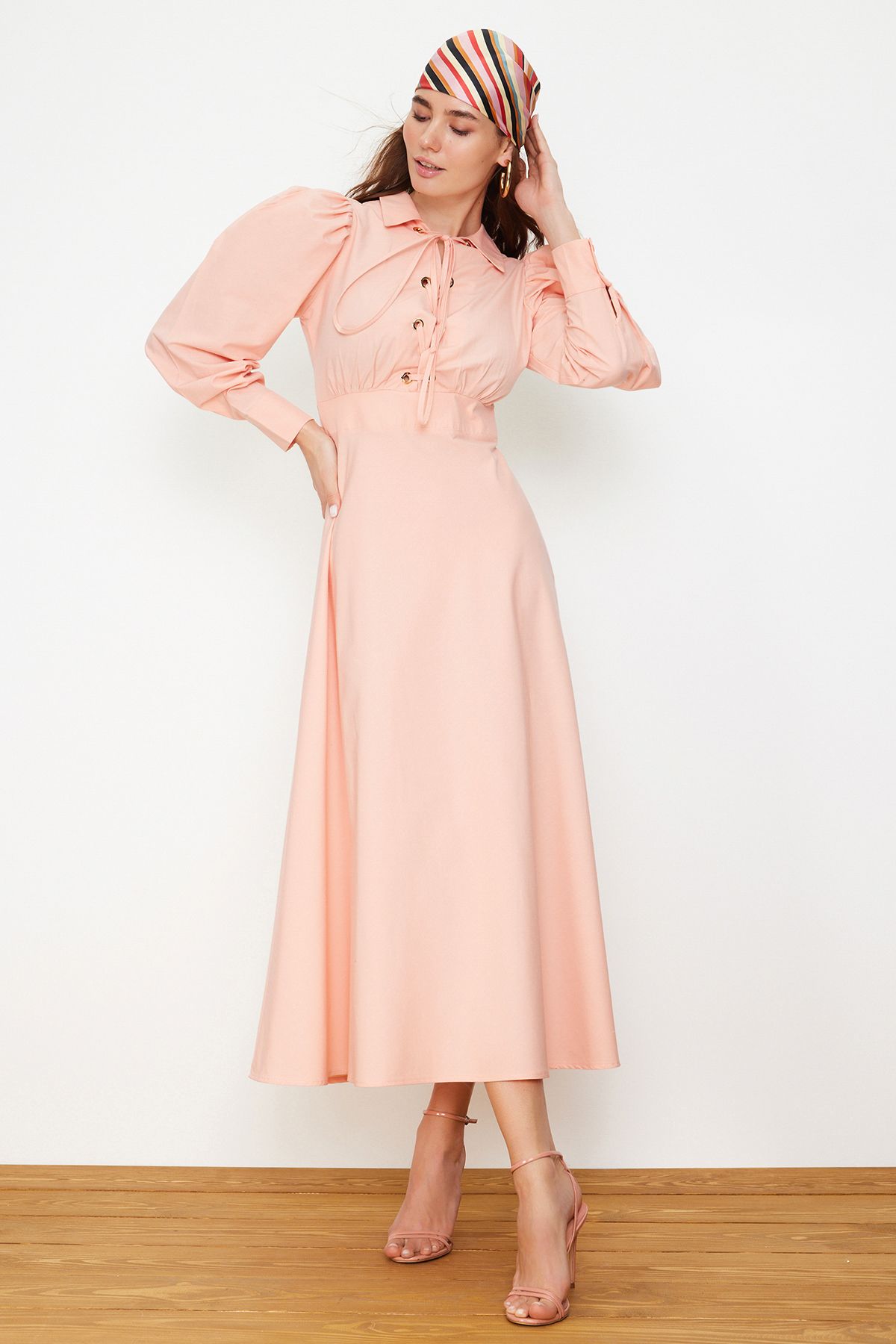 Trendyol Modest Bawełniana Sukienka Z Suszonymi Oczami W Kształcie Róży Kobieta - 38