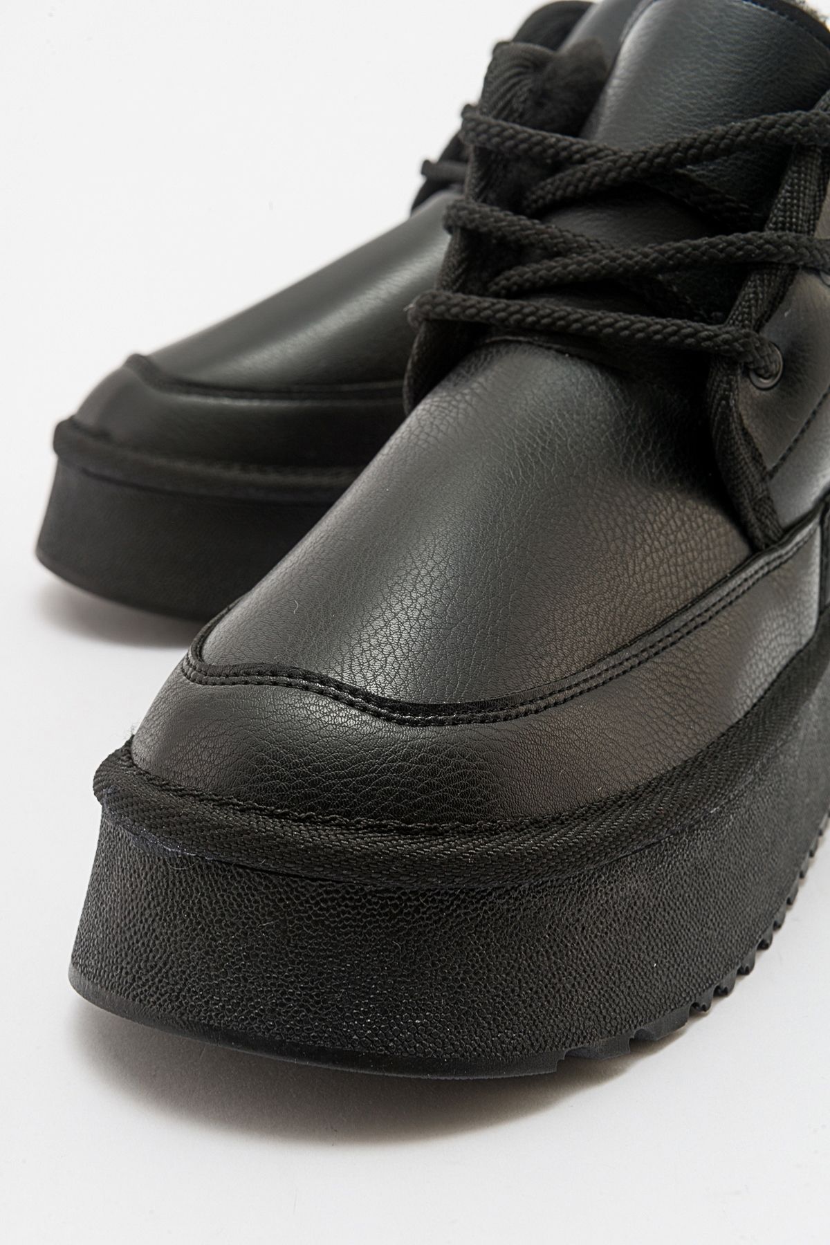 چکمه و بوتی سیاه زنانه OVELA پوست ضخیم BASCK BETERS BOOTS ورزشی luvishoes