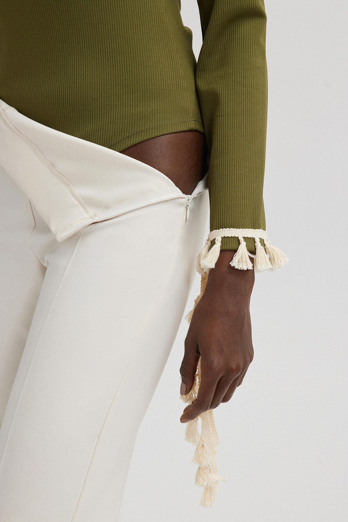 Touché Privé-STRICKBODY MIT QUASTENDETAILLIERT 5