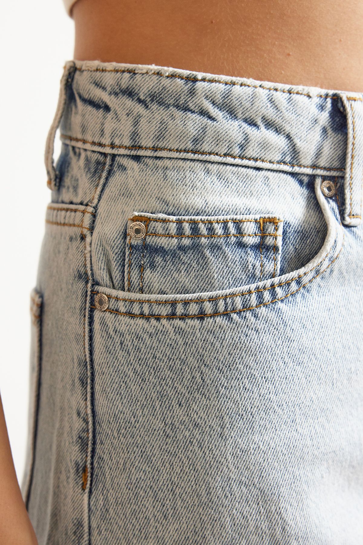 Trendyol Collection-Jasnoniebieskie jeansy baryłkowe z wysokim stanem TWOSS24JE00113 4