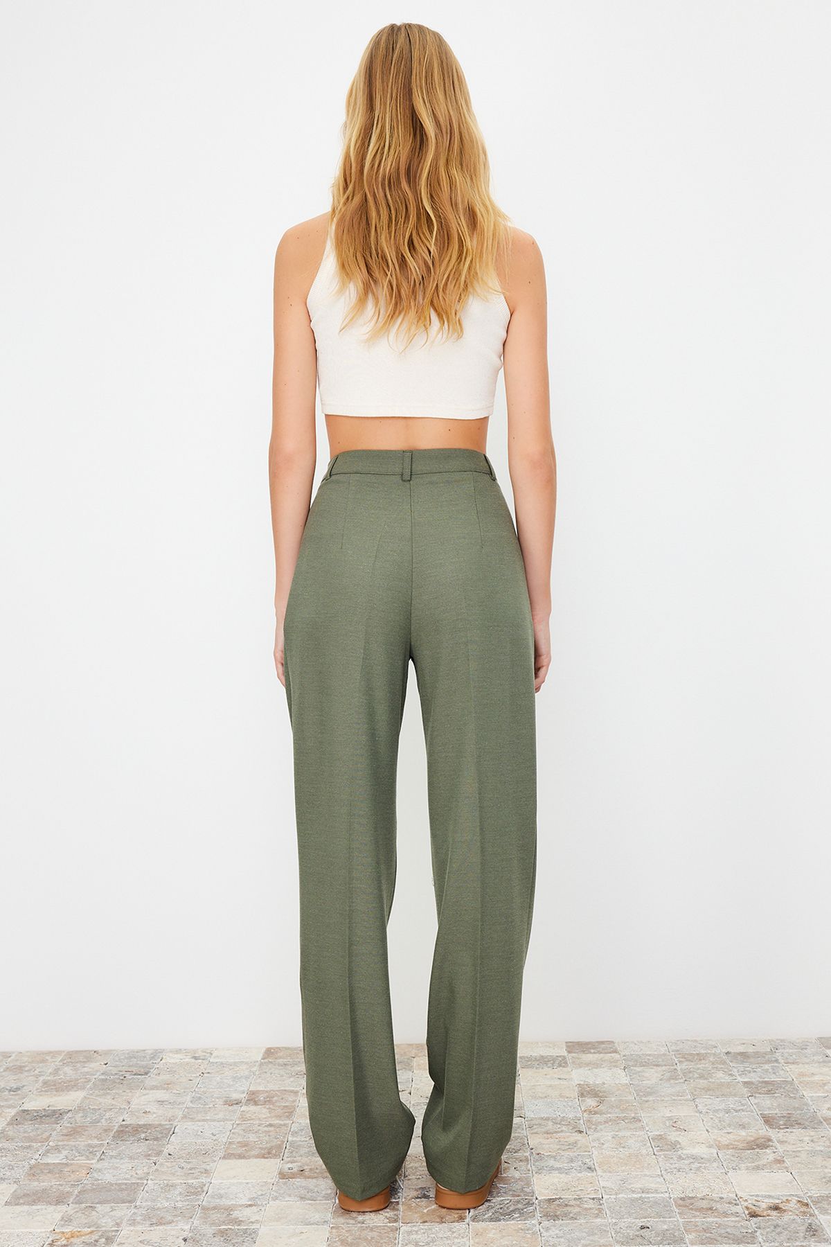 Trendyol Collection-Limited Edition Mint Straight/Straight Cut Plissee-Hose aus gewebtem Stoff TWOAW23PL00401 6