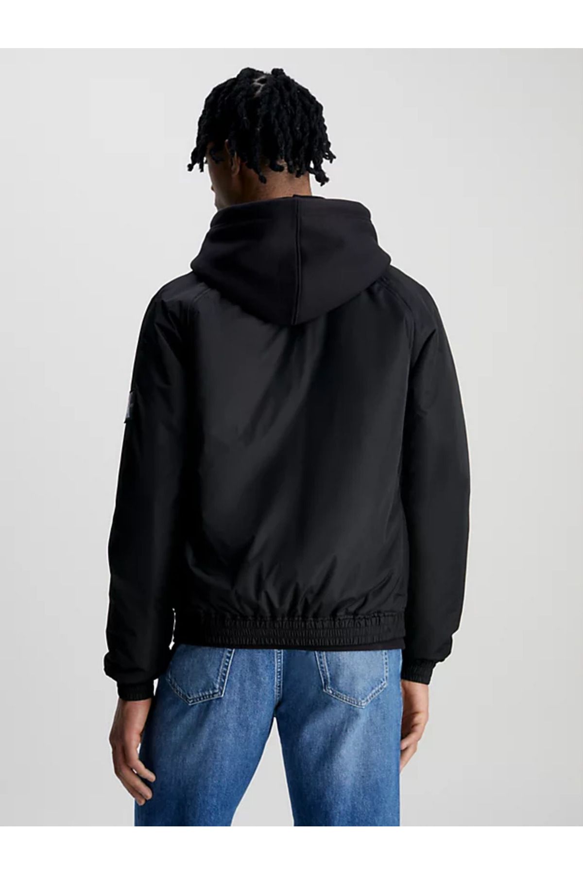 Calvin Klein Men s Brand Logo on the Chest and Sleeves Lightly
