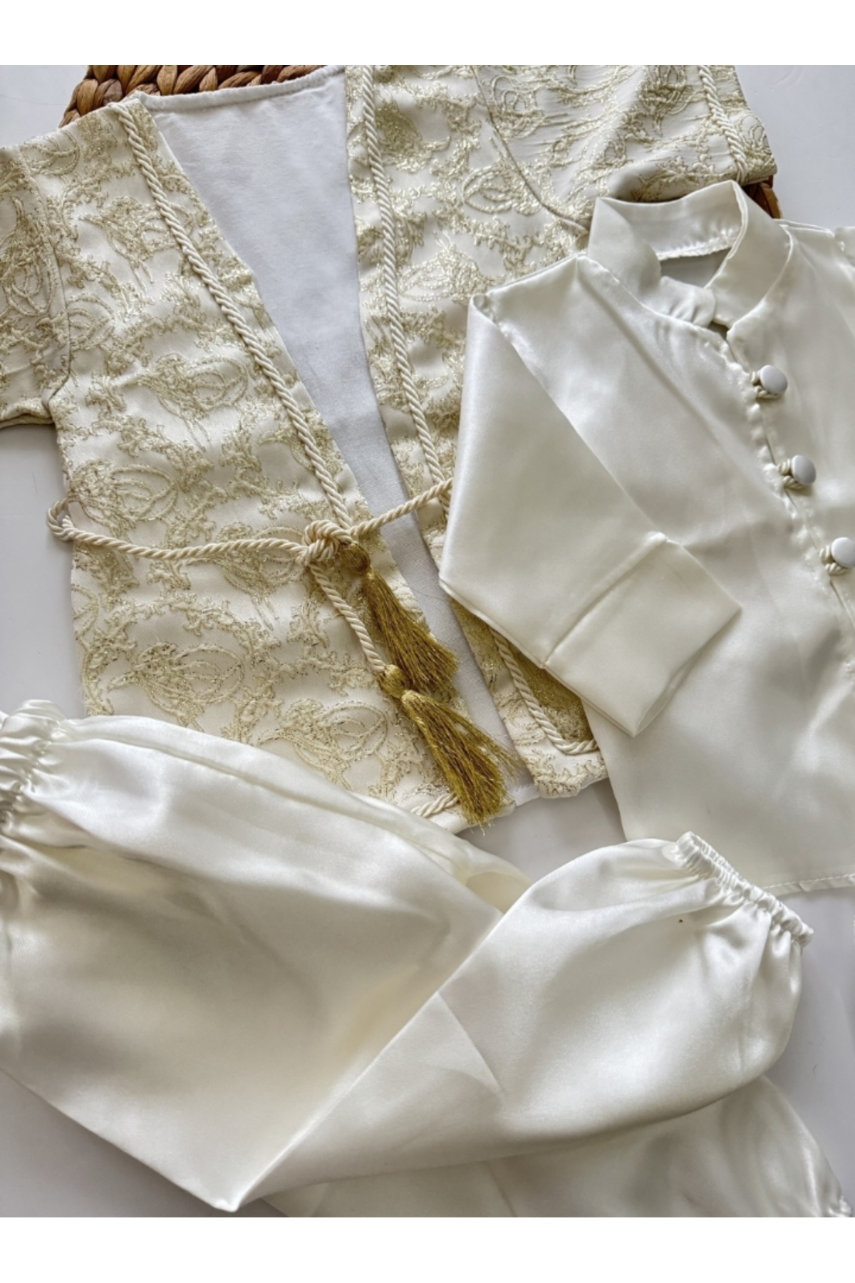 Petite Ponpon Baby 0-6 Ay Şehzade Mevlit Sünnet Takımı fotoğrafı 4 (önizleme)