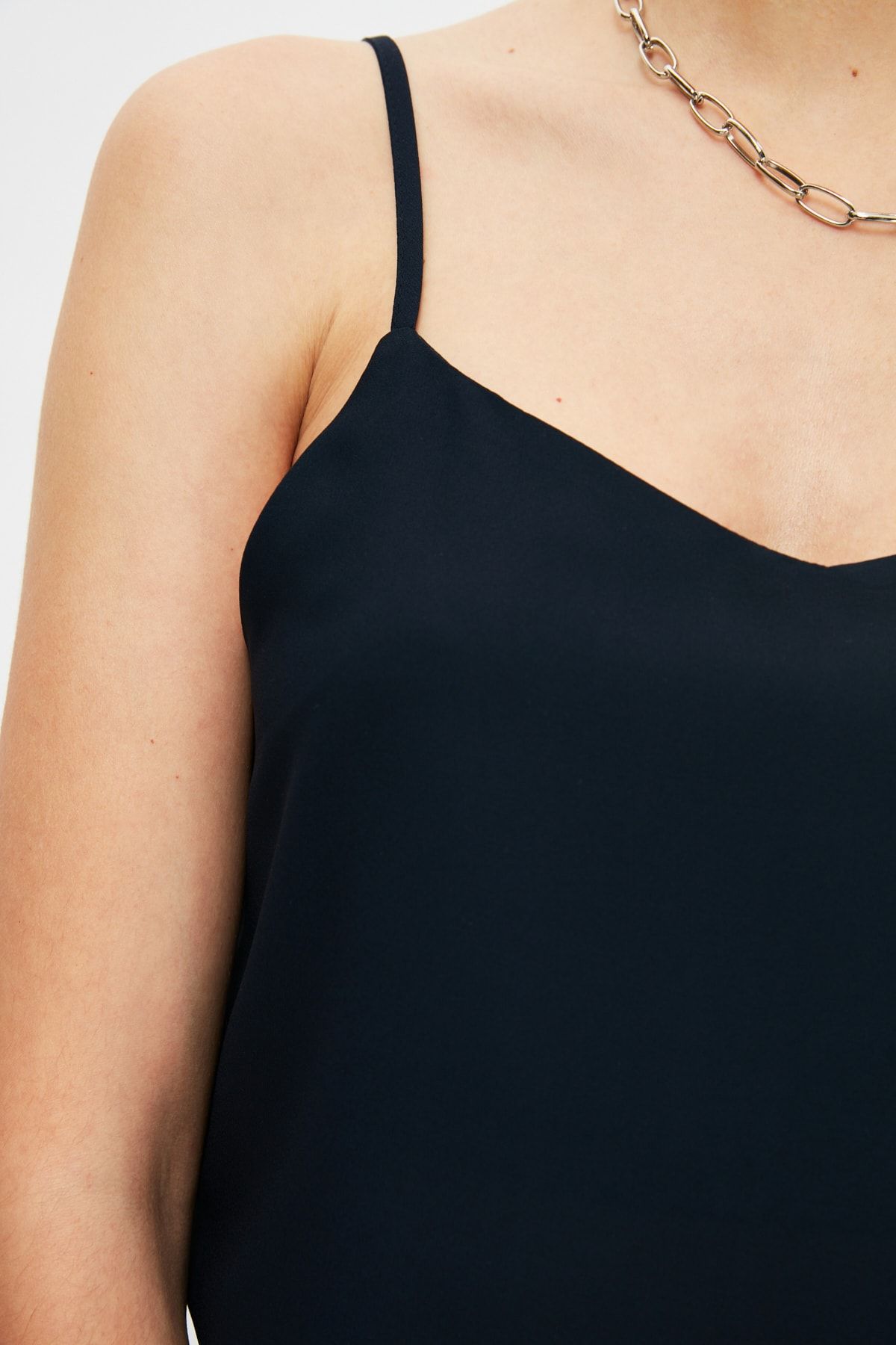 Trendyol Collection-Ciemnoniebieska podstawowa tkana bluzka na ramiączkach TWOSS19BB0224 6