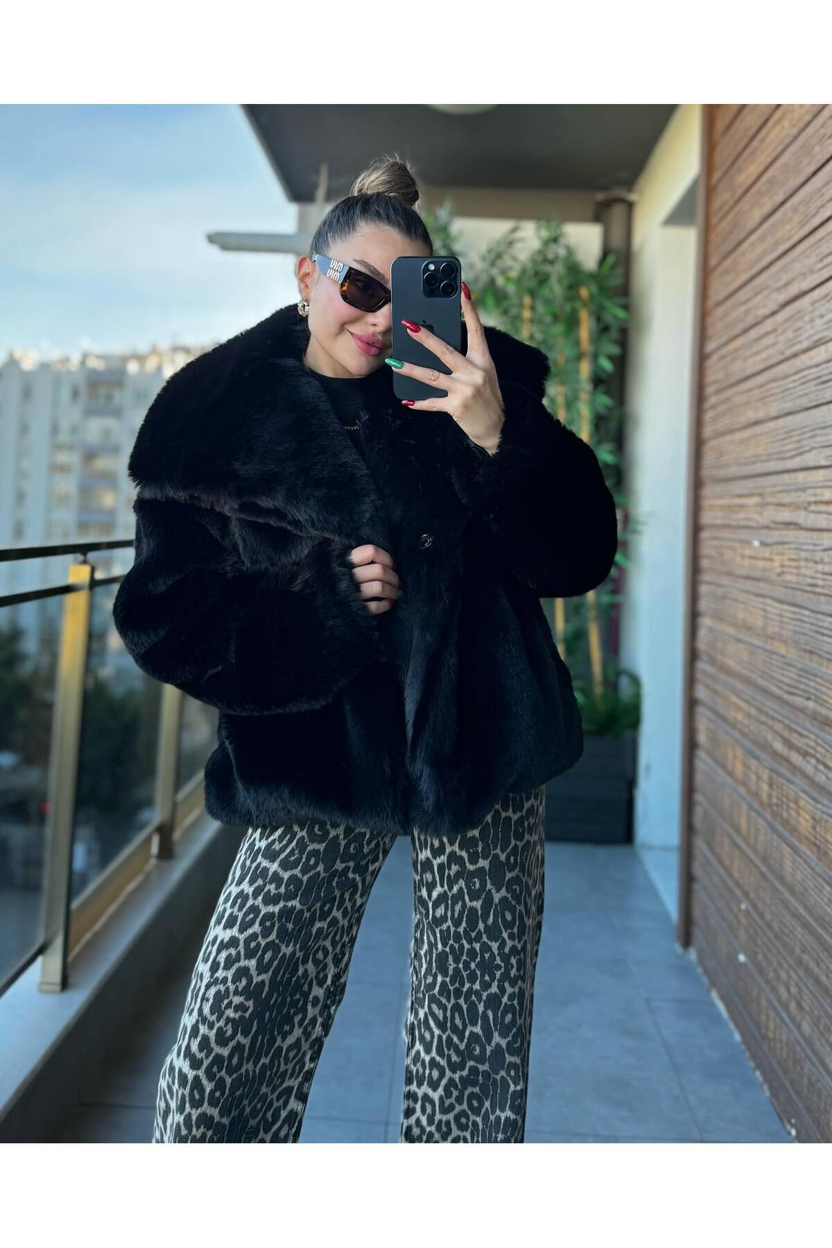 Women's New Season Shawl Collar Fur Coat