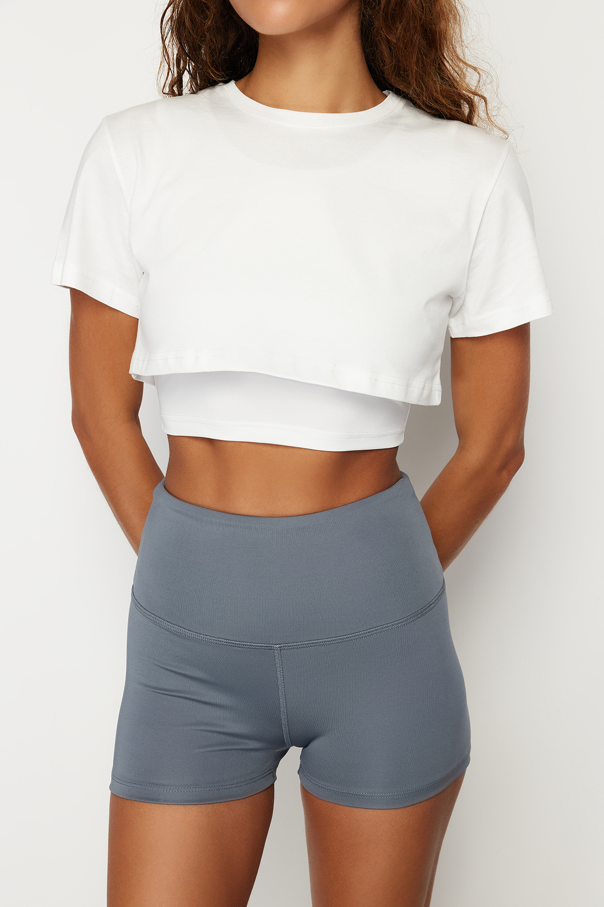 Trendyolmilla  Beyaz 2 Katmanlı Reflektör Baskılı Crop Örme Spor T-Shirt THMSS24TS00001 - Görsel 5