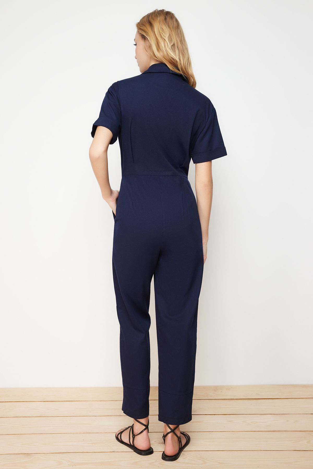 Trendyol Collection-Ολόσωμη φόρμα Maxi με λεπτομέρεια με μπλε κουμπιά TWOSS24TU00003 6