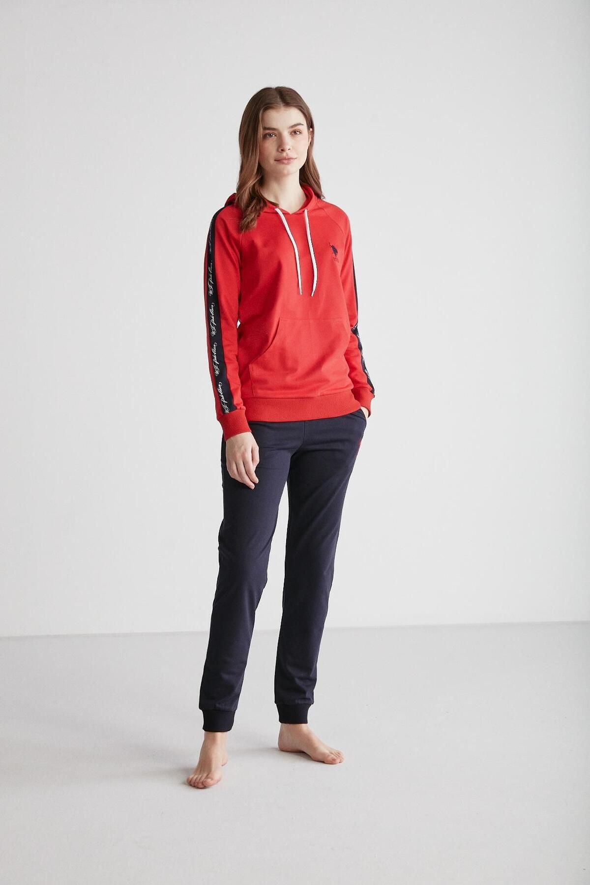 Red sweatshirt and hotsell sweatpants
