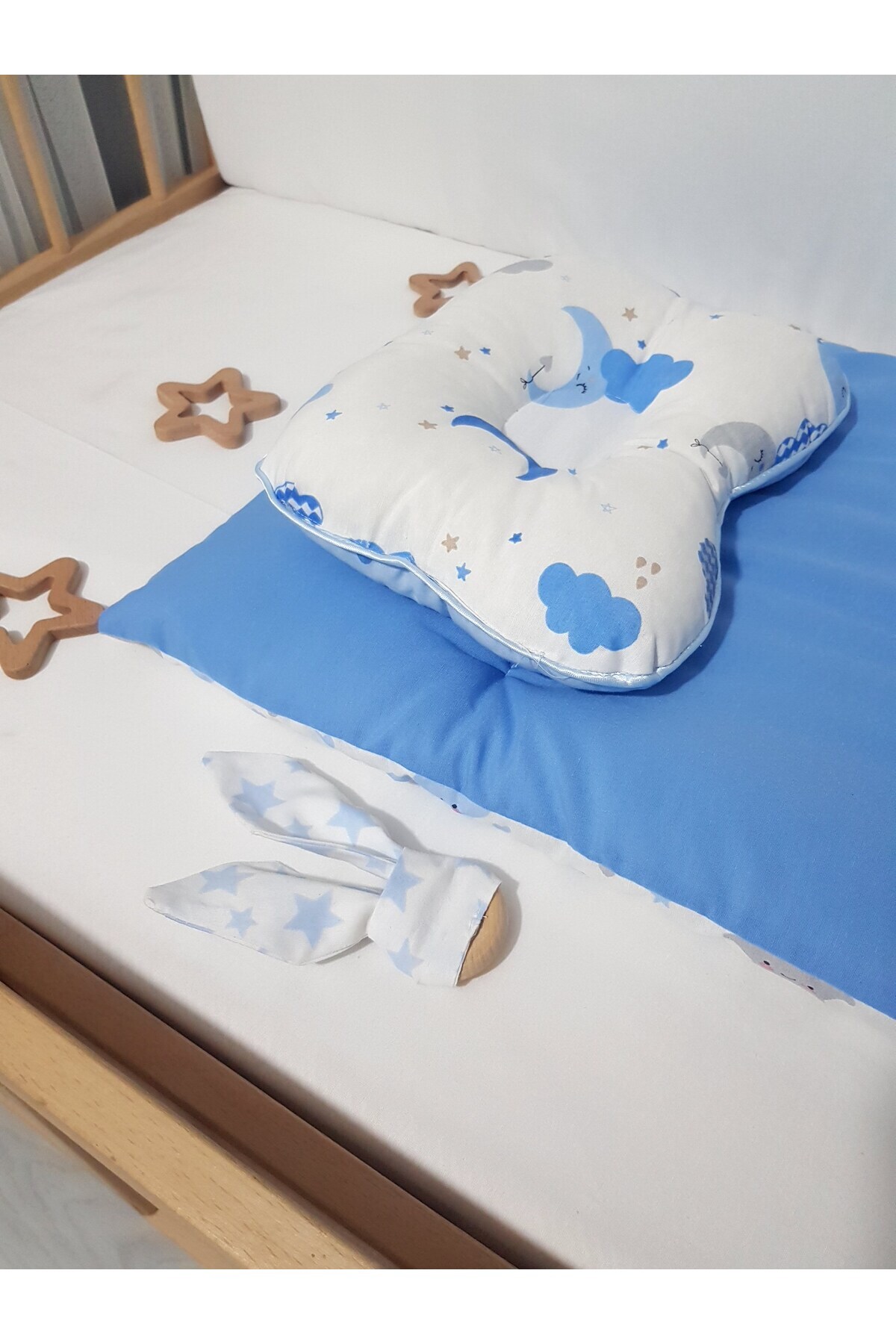 bebek_iklimi Çift Taraflı Alt Açma Minderi Mavi ( BAŞ DÜZELTME YASTIĞI ve DİŞ KAŞIYICI AHŞAP HALKA HEDİYELİ ) fotoğrafı 4 (önizleme)