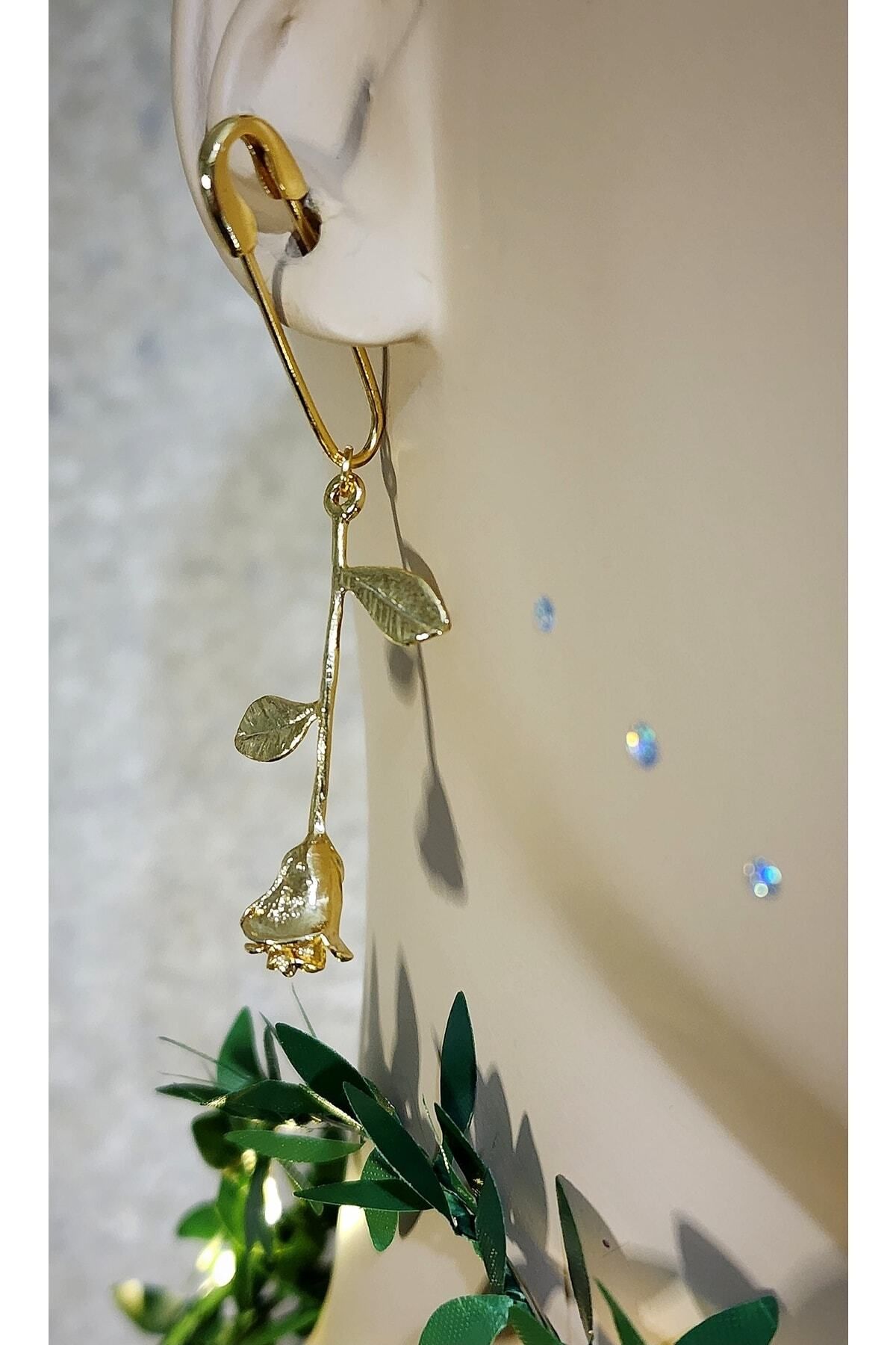 Ambush rose charm earring top