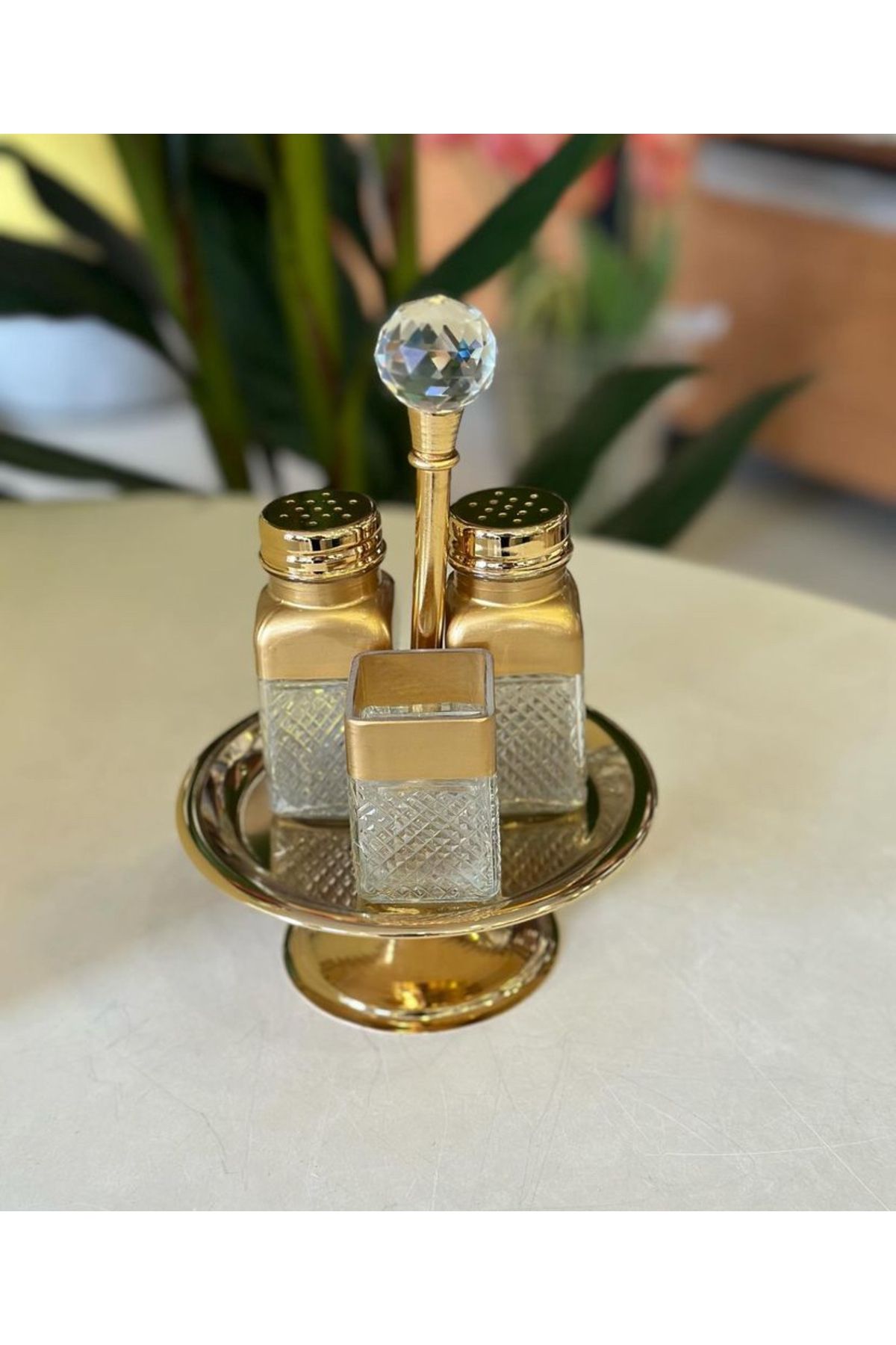 ZG N EV TASARIM DEKORASYON Salt Pepper Shakers Gold colored Glass