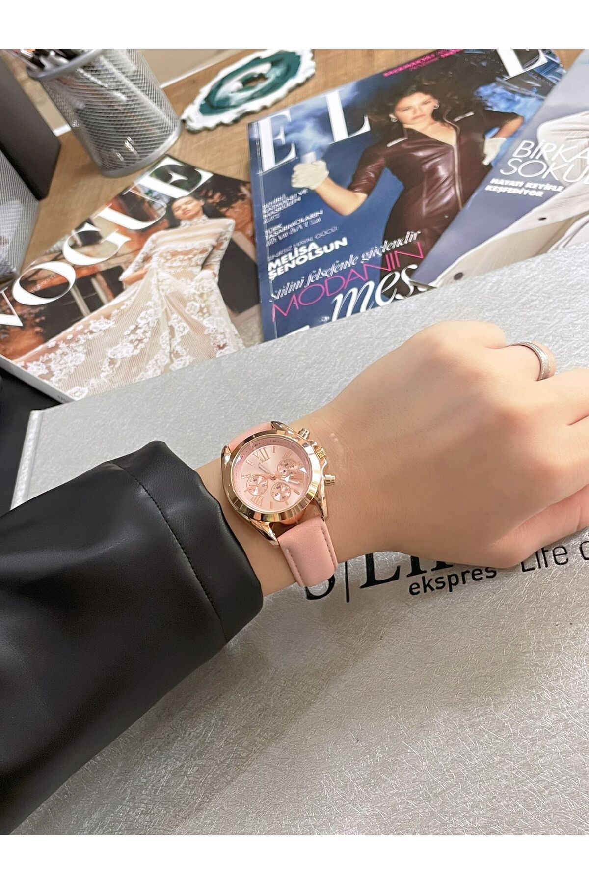 LOOQ-Roman Numeral Strap Cord Women's Wristwatch 3