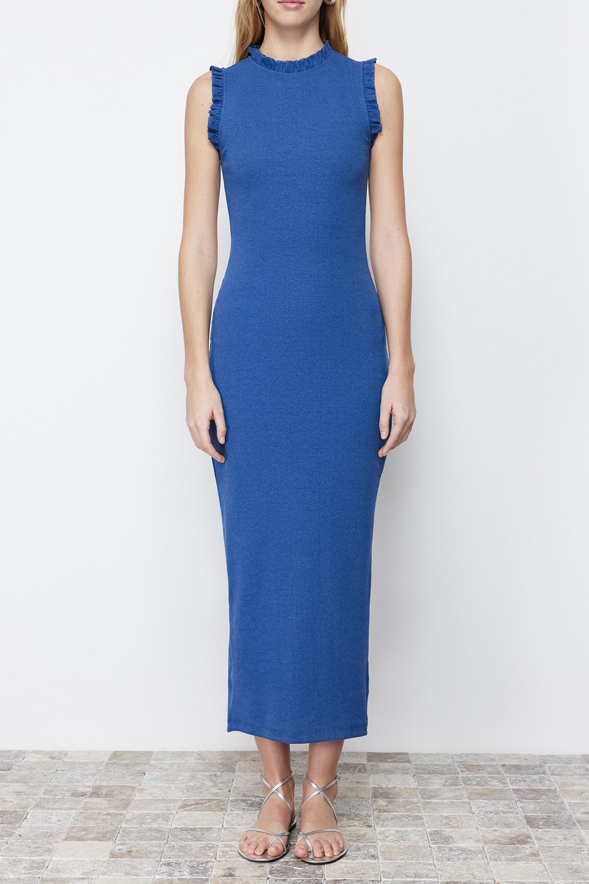 Trendyol Collection-Rochie tip creion, elastică, midi, tricotată, cu detaliu în volane Indigo TWOSS22EL1569 5