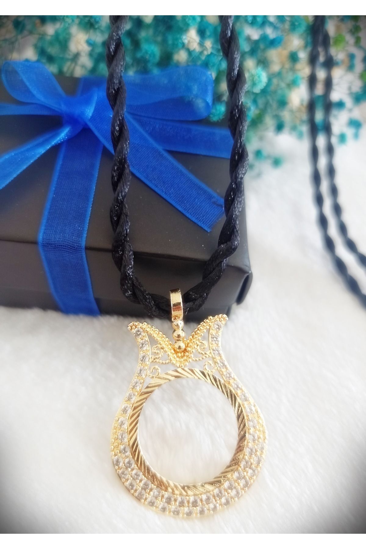 Half deals necklace gold