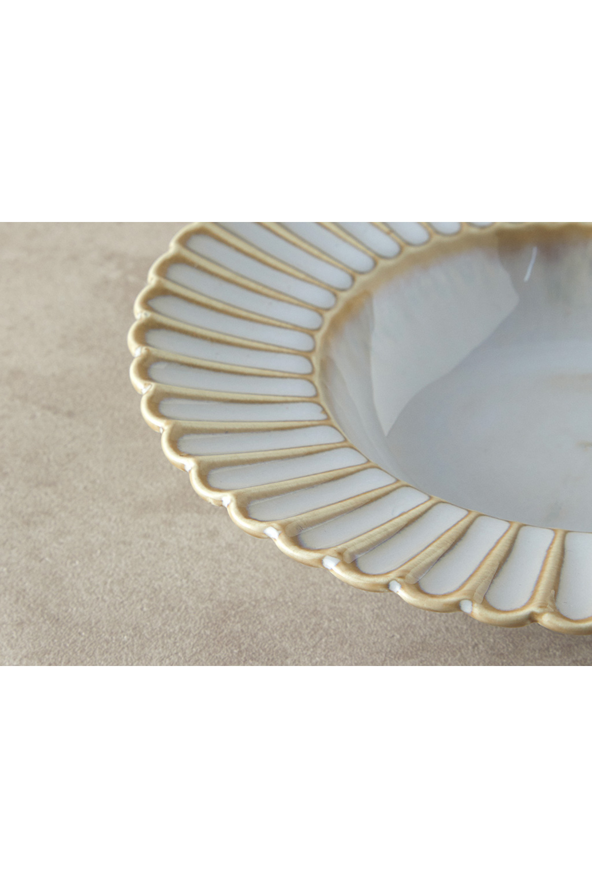 English Home-Fiore New Bone China - Gray with Pit Plate 3