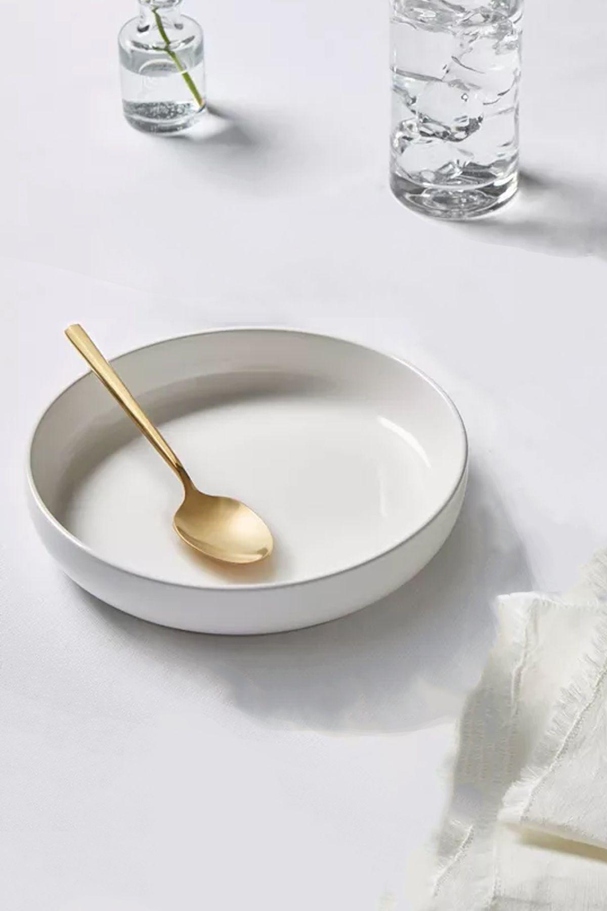 Deep serving bowl online