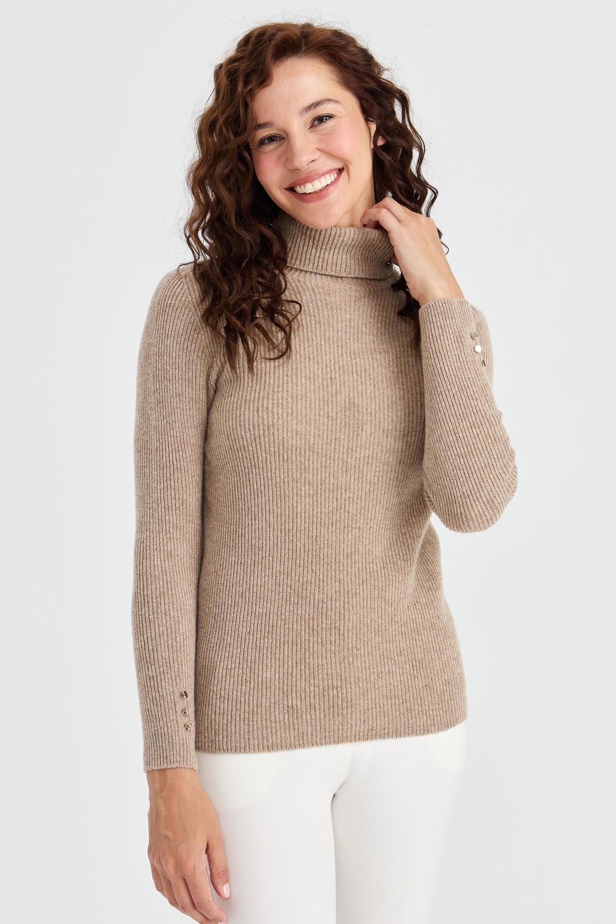 Womens beige clearance turtleneck
