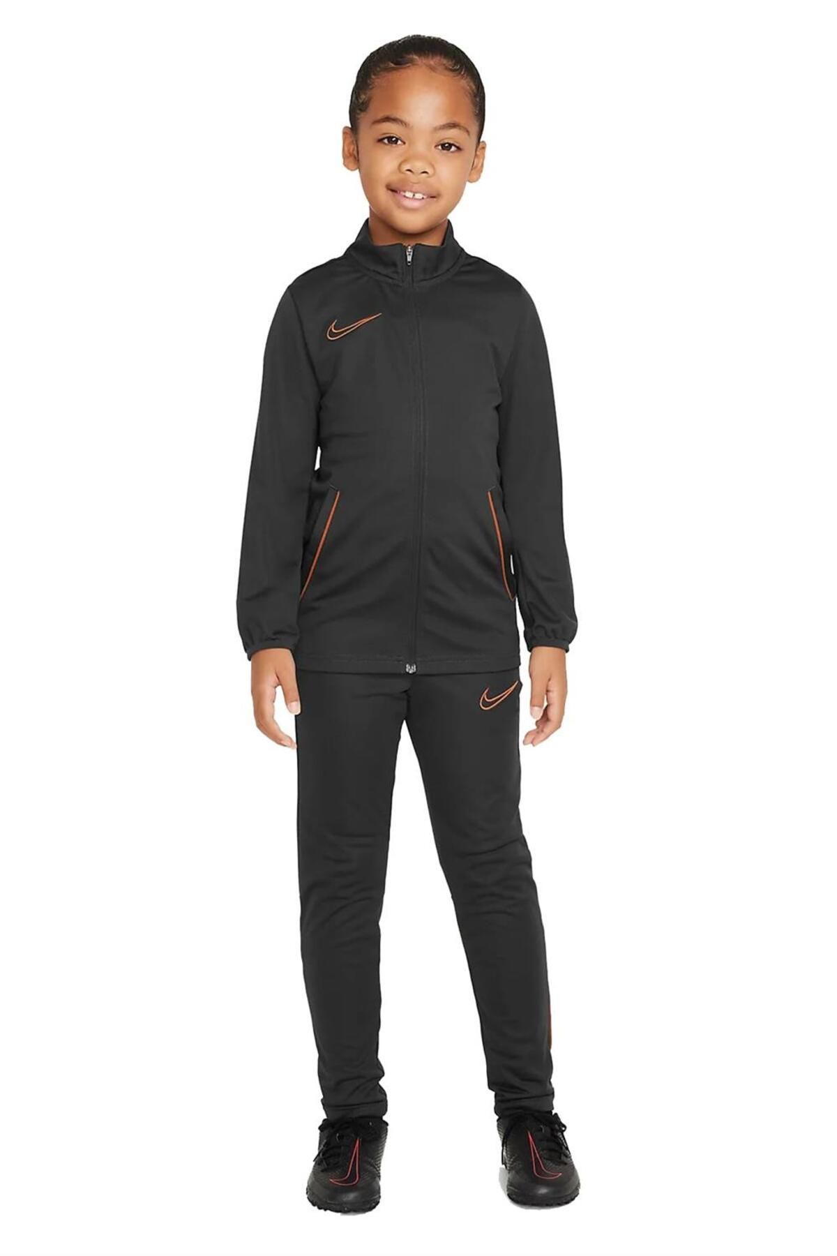 Nike fitted sweat on sale suit