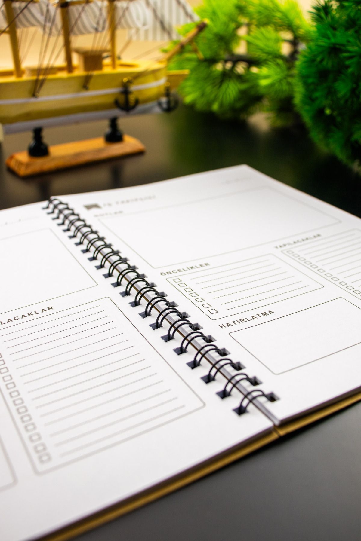 Red Whiter-Basic Business Planning Notebook Easily Manage Your Daily Chores Notebook 4