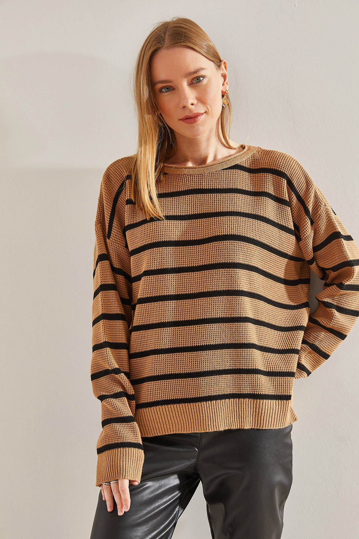Bianco Lucci-Women's Crew Neck Striped Knitwear Sweater 2