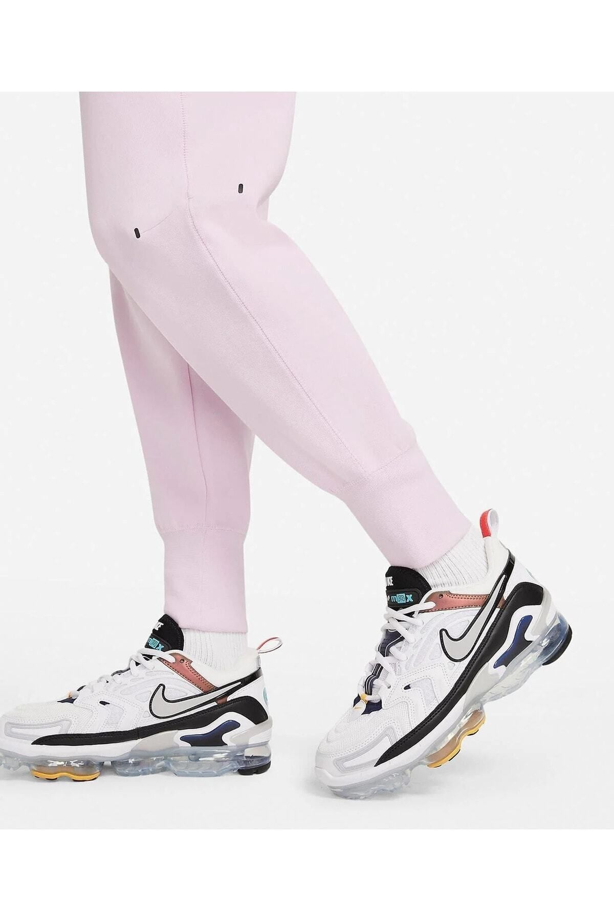 Nike sportswear tech trousers outlet