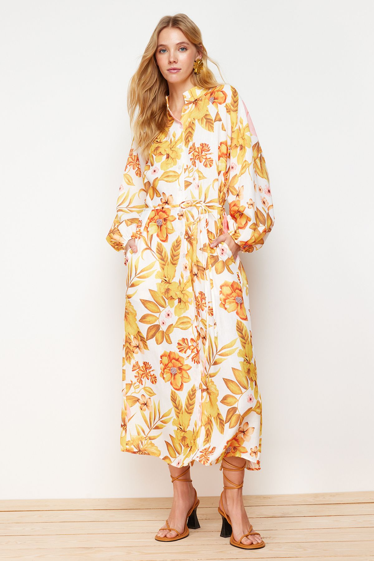 Trendyol Modest-Ecrufarbenes, gewebtes Hemdblusenkleid in Leinenoptik TCTSS24EB00106 4