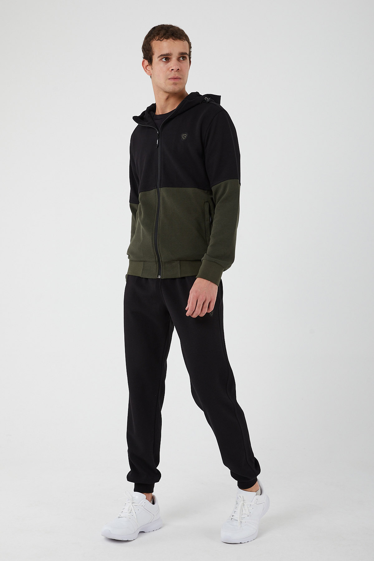 Kapüşonlu Eşofman Takımı Standart Kesim Siyah Haki — مشکی 23019