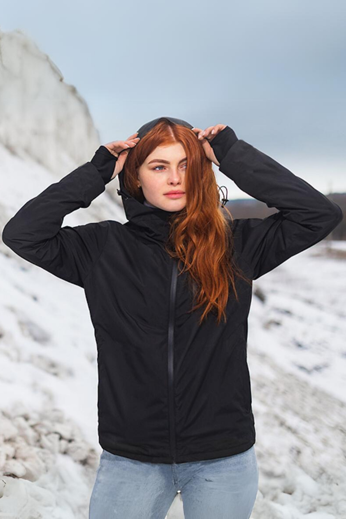 NAP Kadın Siyah Rüzgara ve Suya Dayanıklı Kapüşonlu SoftShell Mont otarzsenin_1031 görsel 2