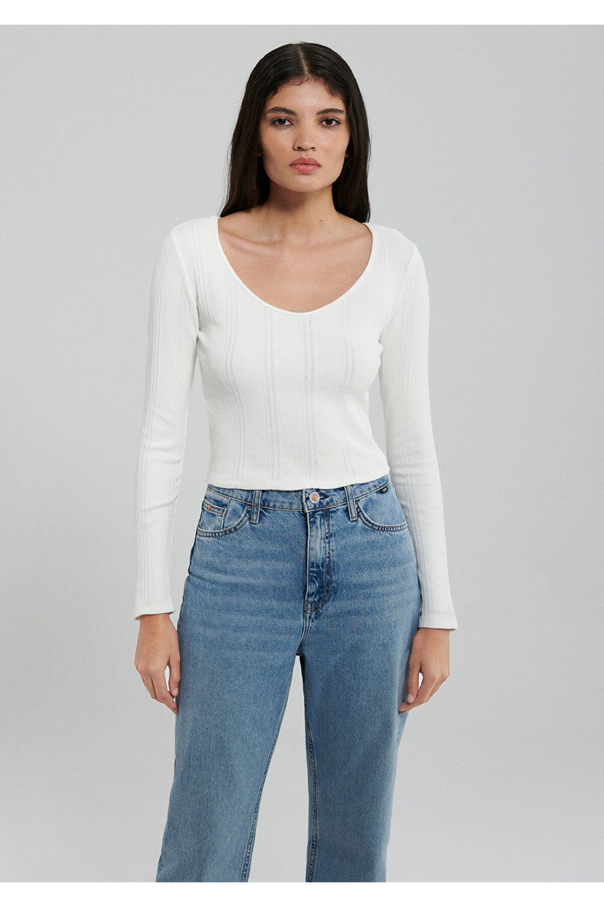 Mavi آستین بلند تی شرت محصول سفید / بخش کوتاه 1612158-70057